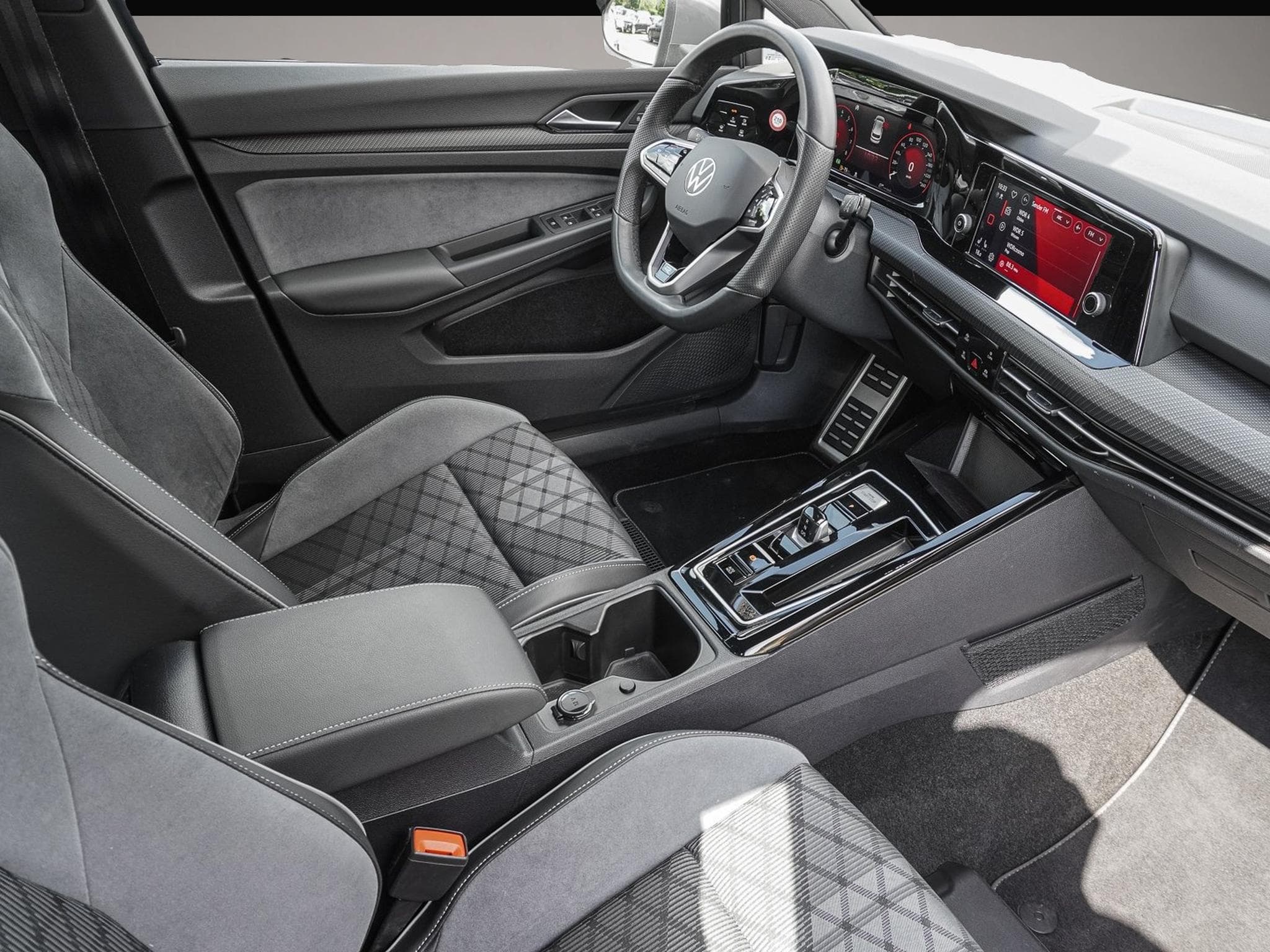 VW Golf (2024) - Photo 6