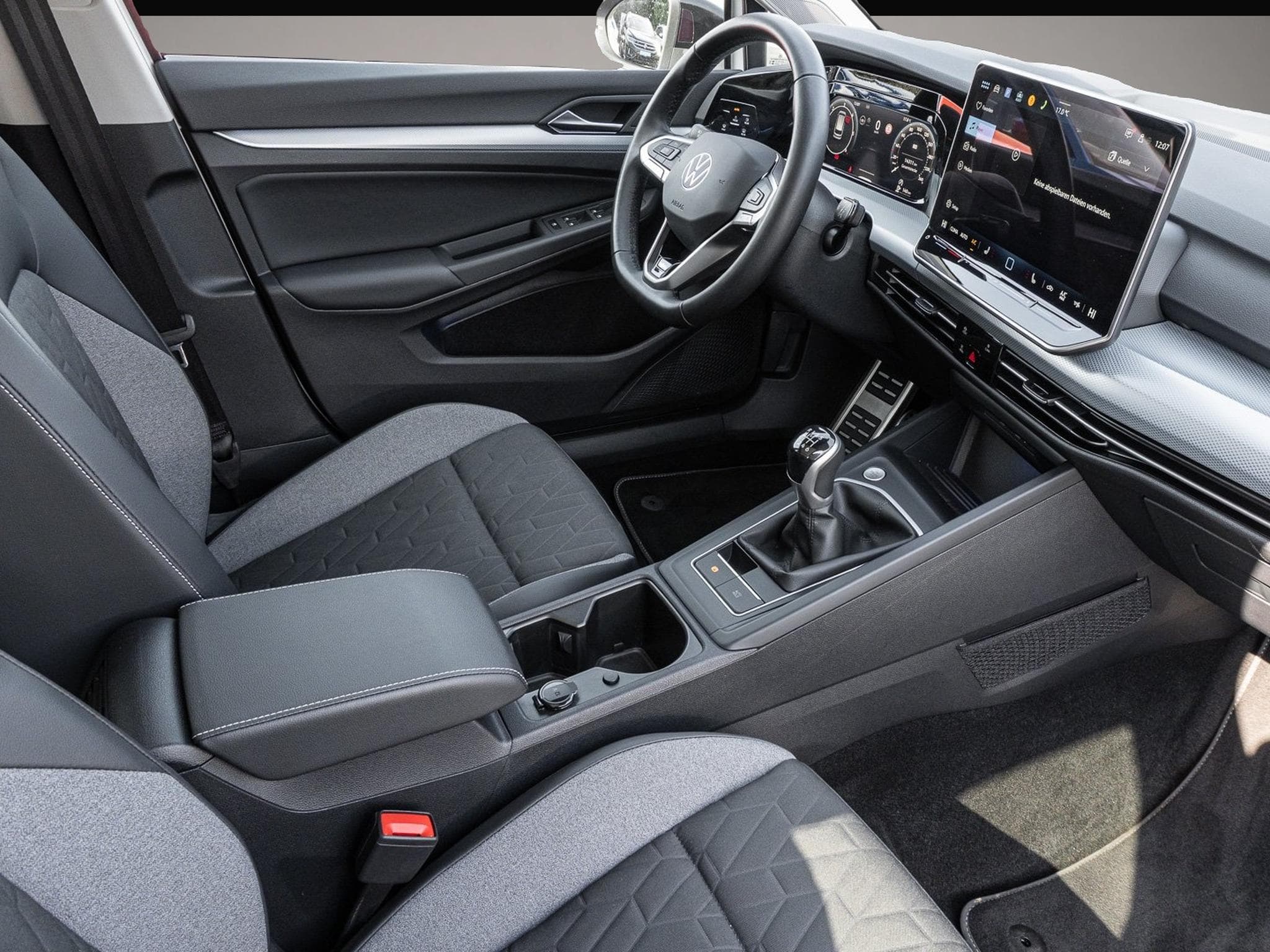 VW Golf (2025) - Photo 7