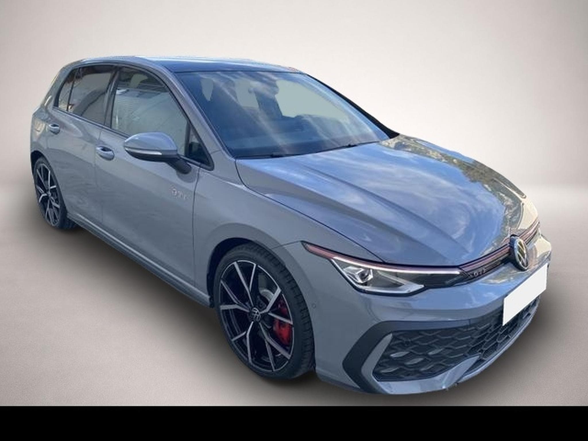 VW Golf (2025) - Photo 1