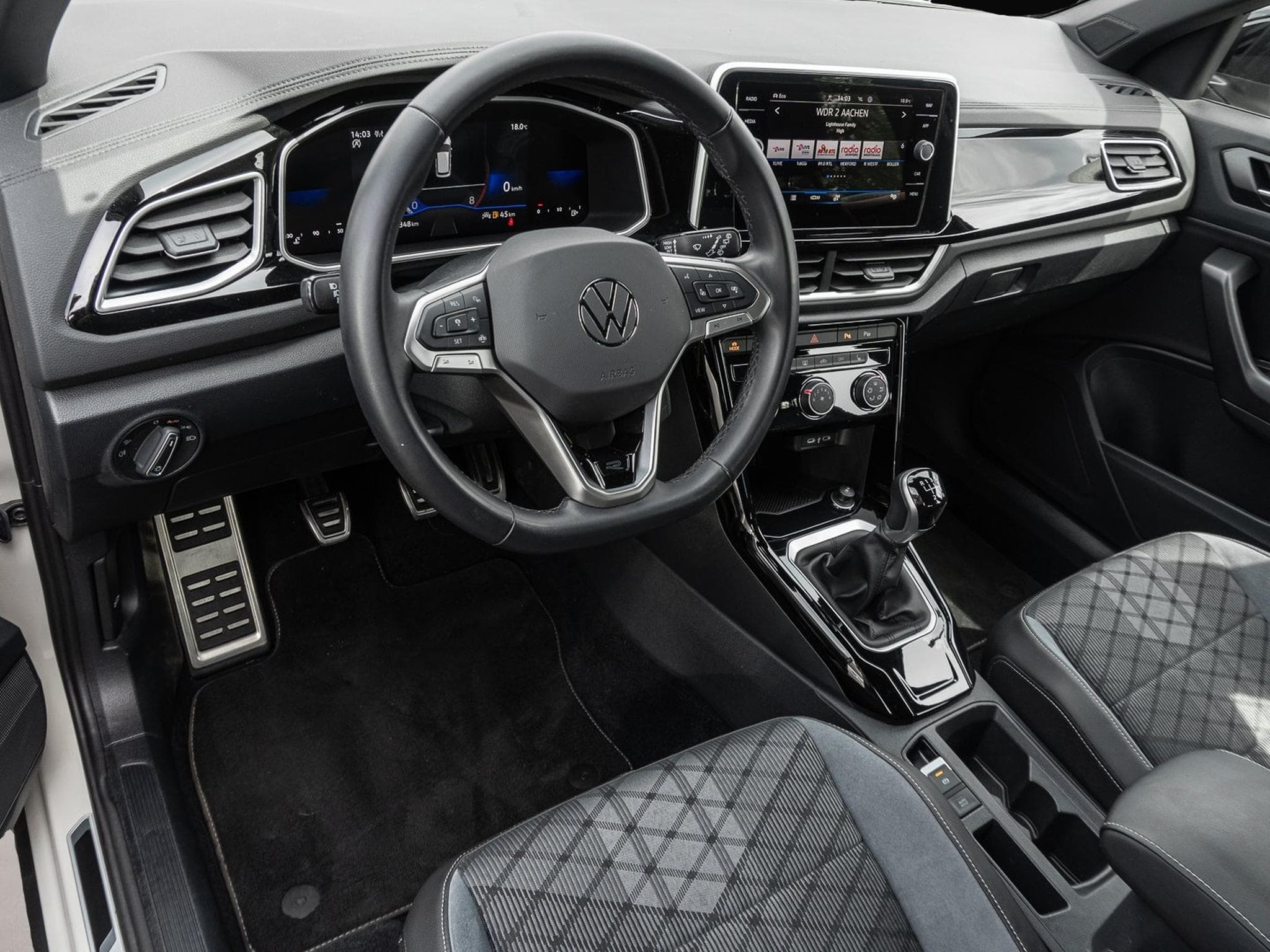VW T-Roc (2024) - Photo 7