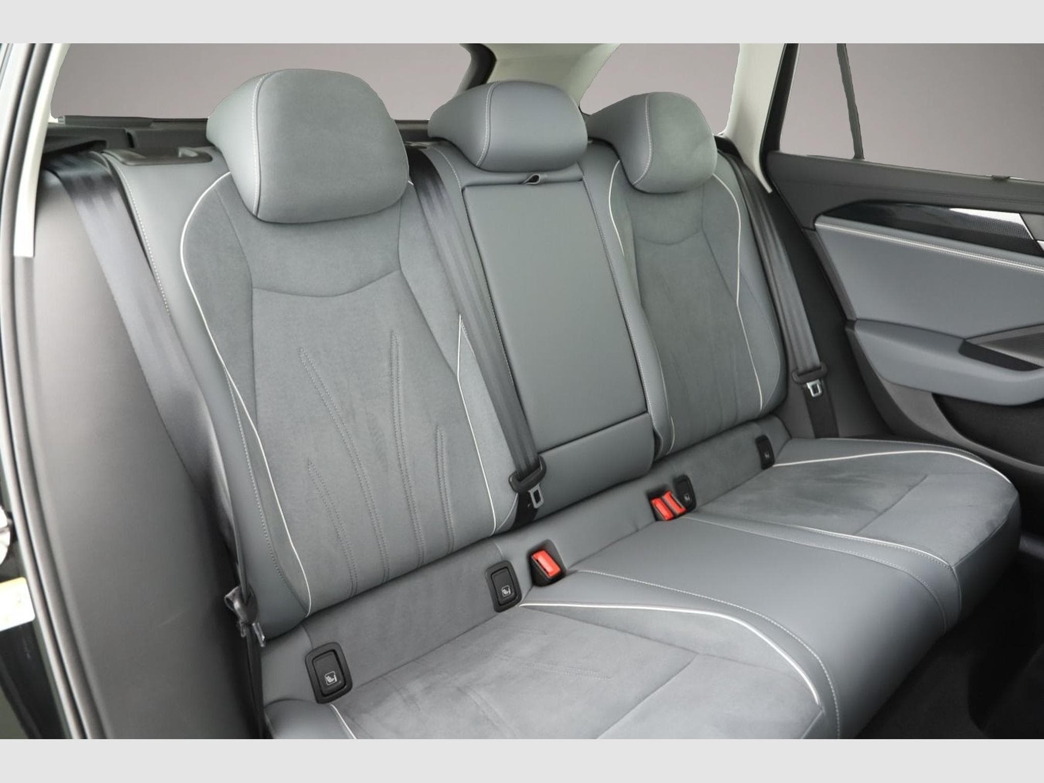 VW Passat (2025) - Photo 5