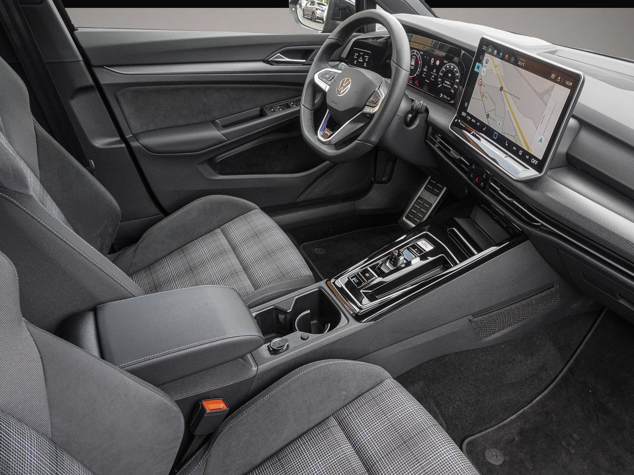 VW Golf (2025) - Photo 6