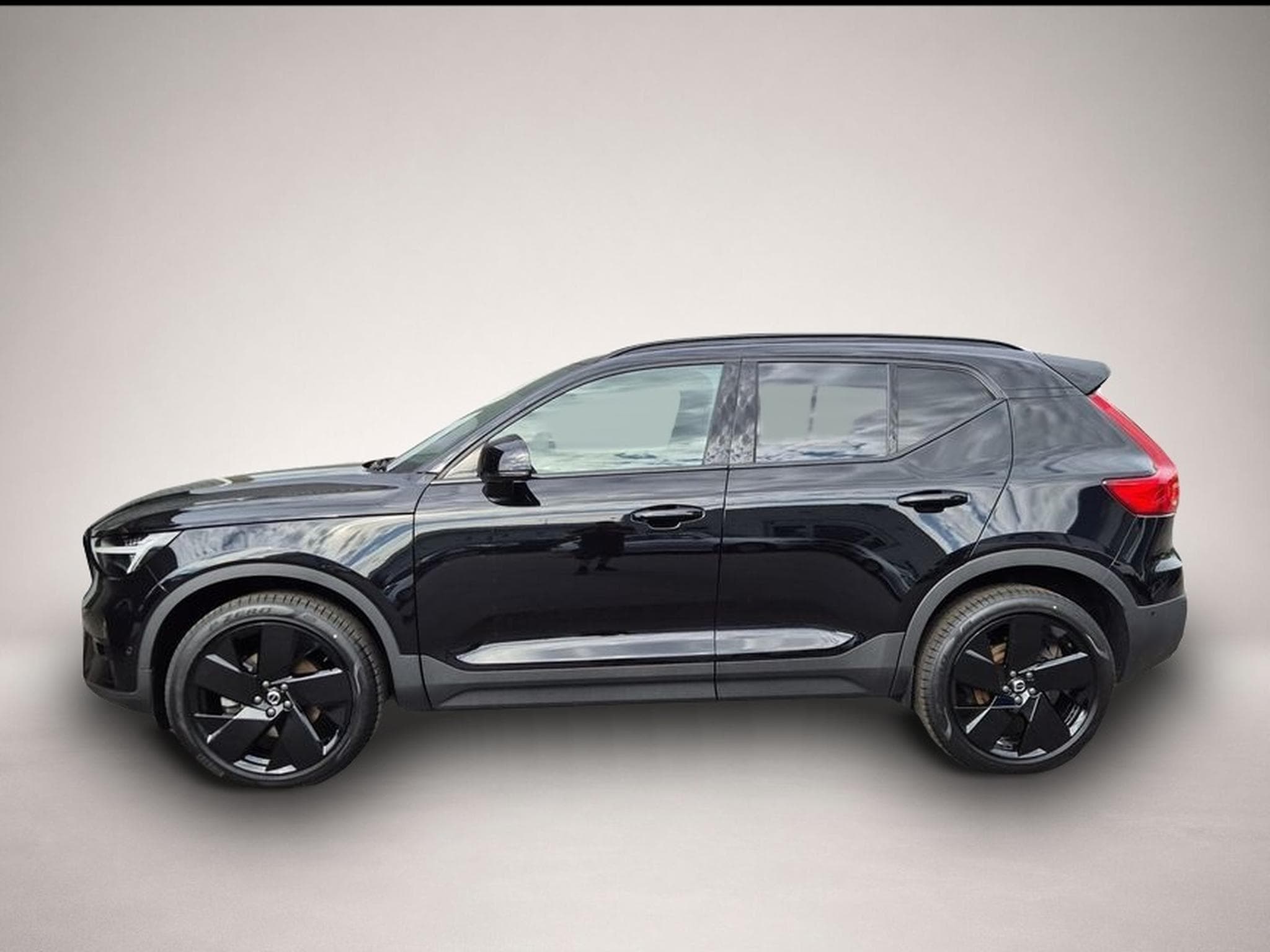 Volvo XC40 (2024) - Photo 3
