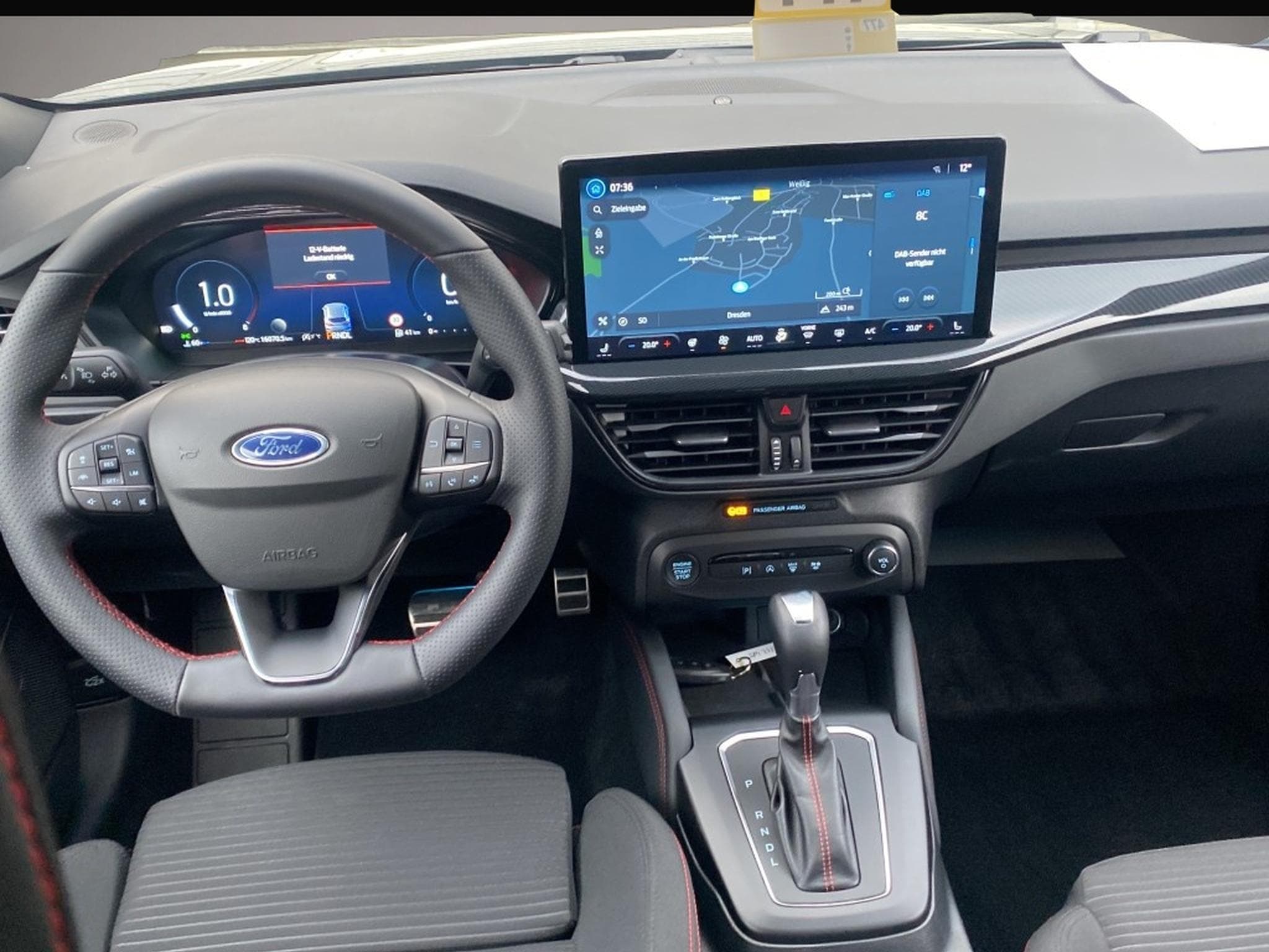 Ford Focus (2025) - Photo 3