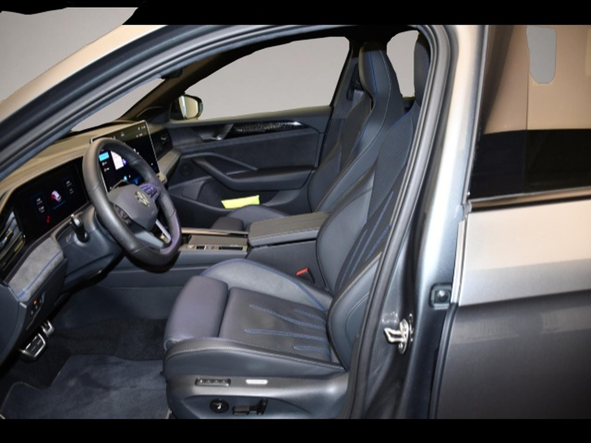 VW Passat (2025) - Photo 3
