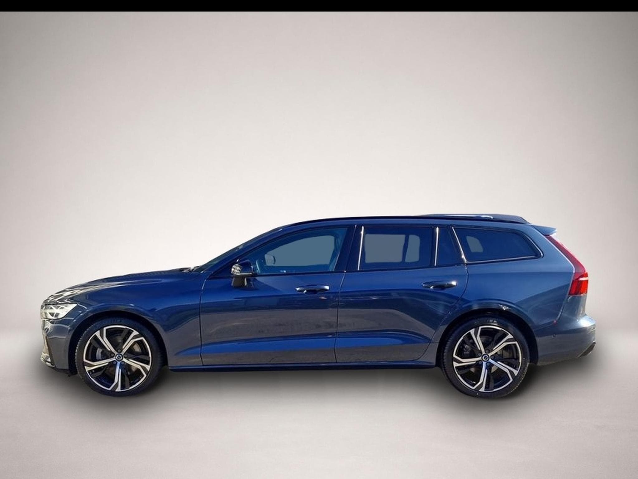 Volvo V60 (2025) - Photo 2