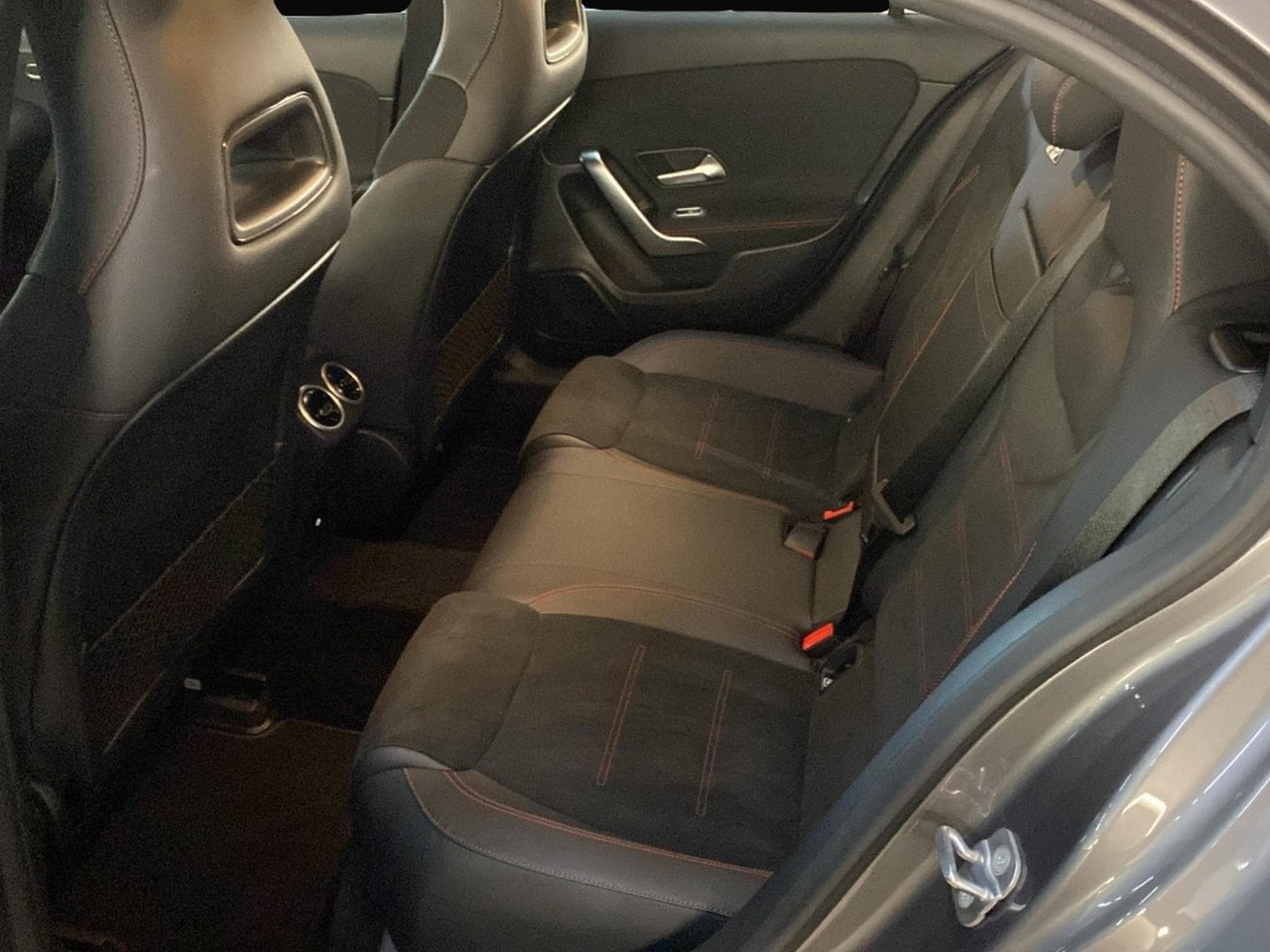 Mercedes 180 (2025) - Photo 3