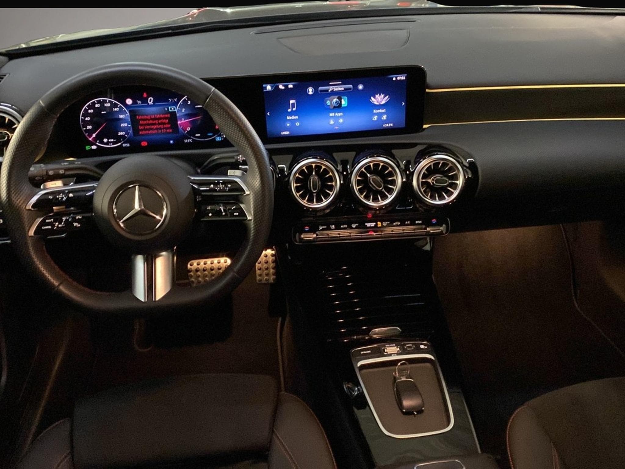 Mercedes 180 (2025) - Photo 4