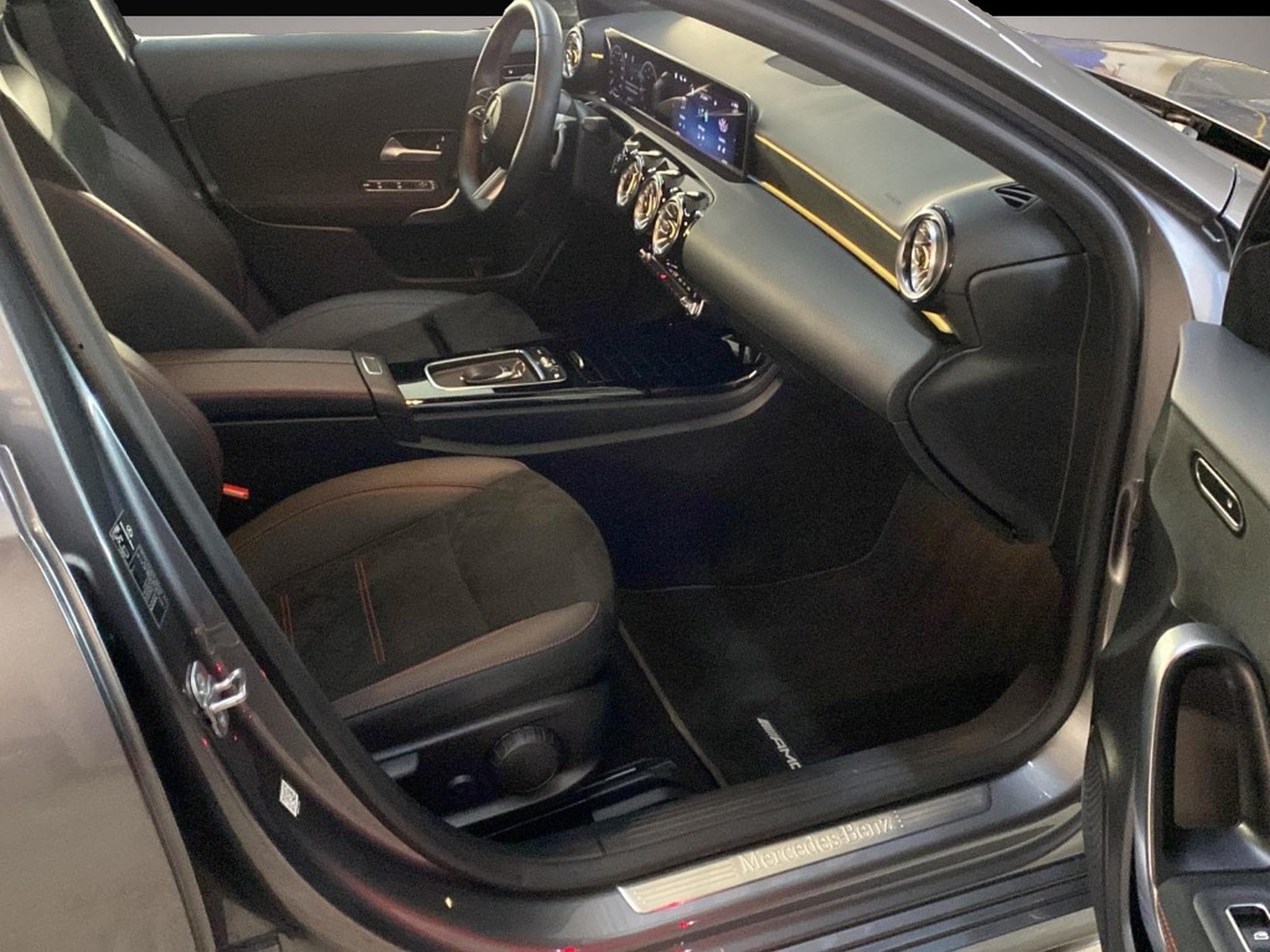 Mercedes 180 (2025) - Photo 5