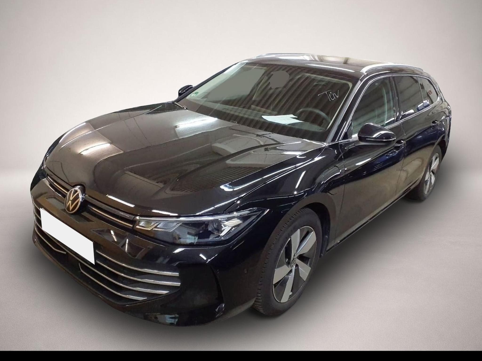 VW Passat (2025) - Photo 1