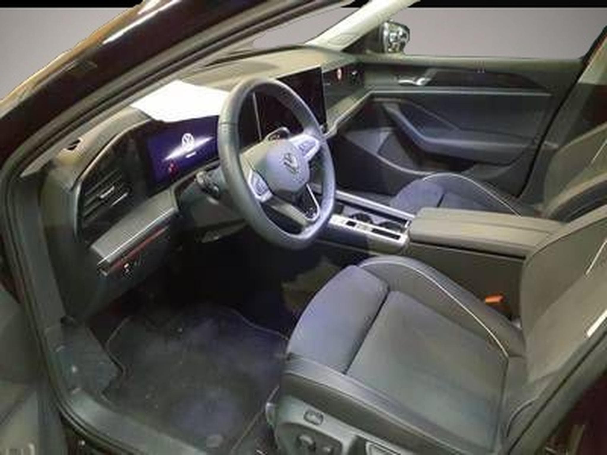 VW Passat (2025) - Photo 3