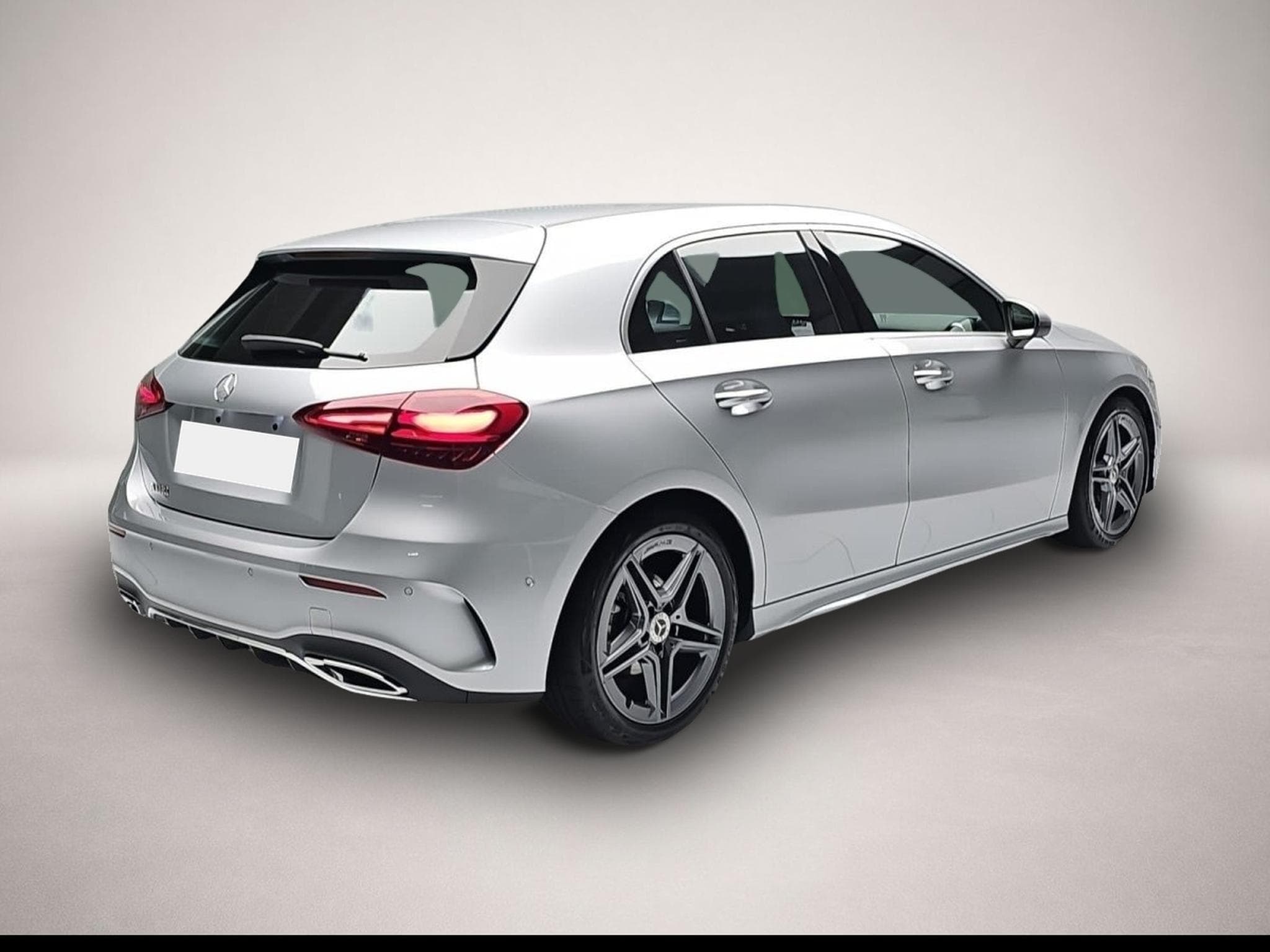 Mercedes 180 (2025) - Photo 2