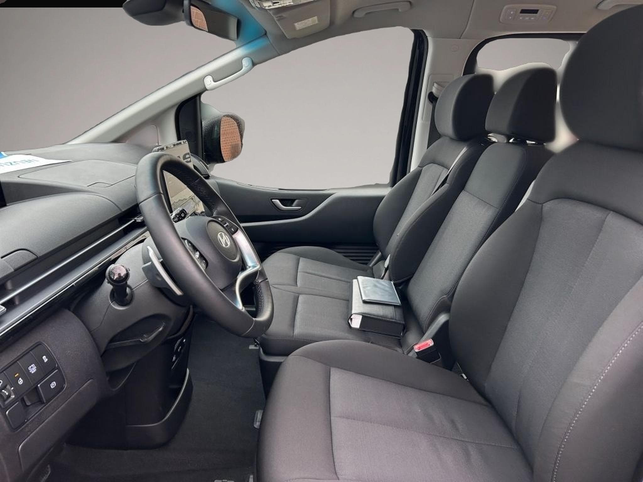 Hyundai Staria (2025) - Photo 5