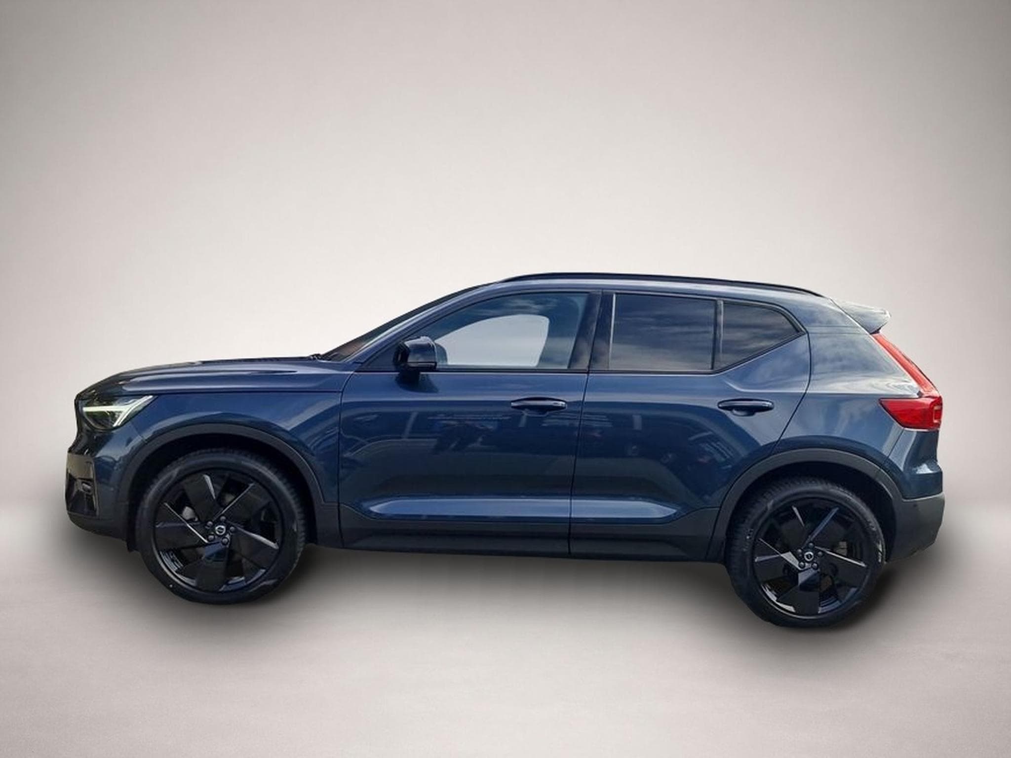 Volvo XC40 (2025) - Photo 4
