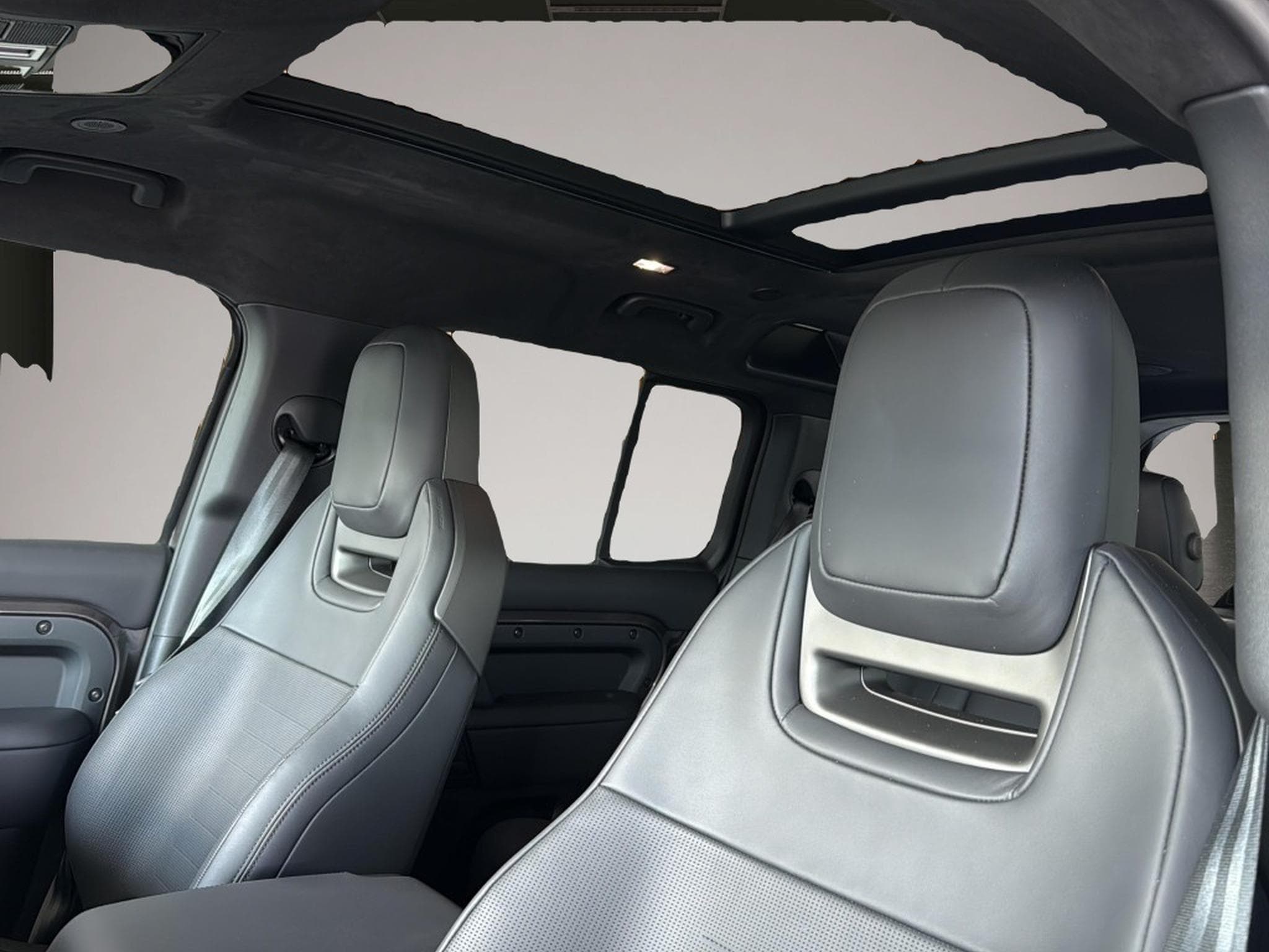 Land-Rover Defender (2026) - Photo 4