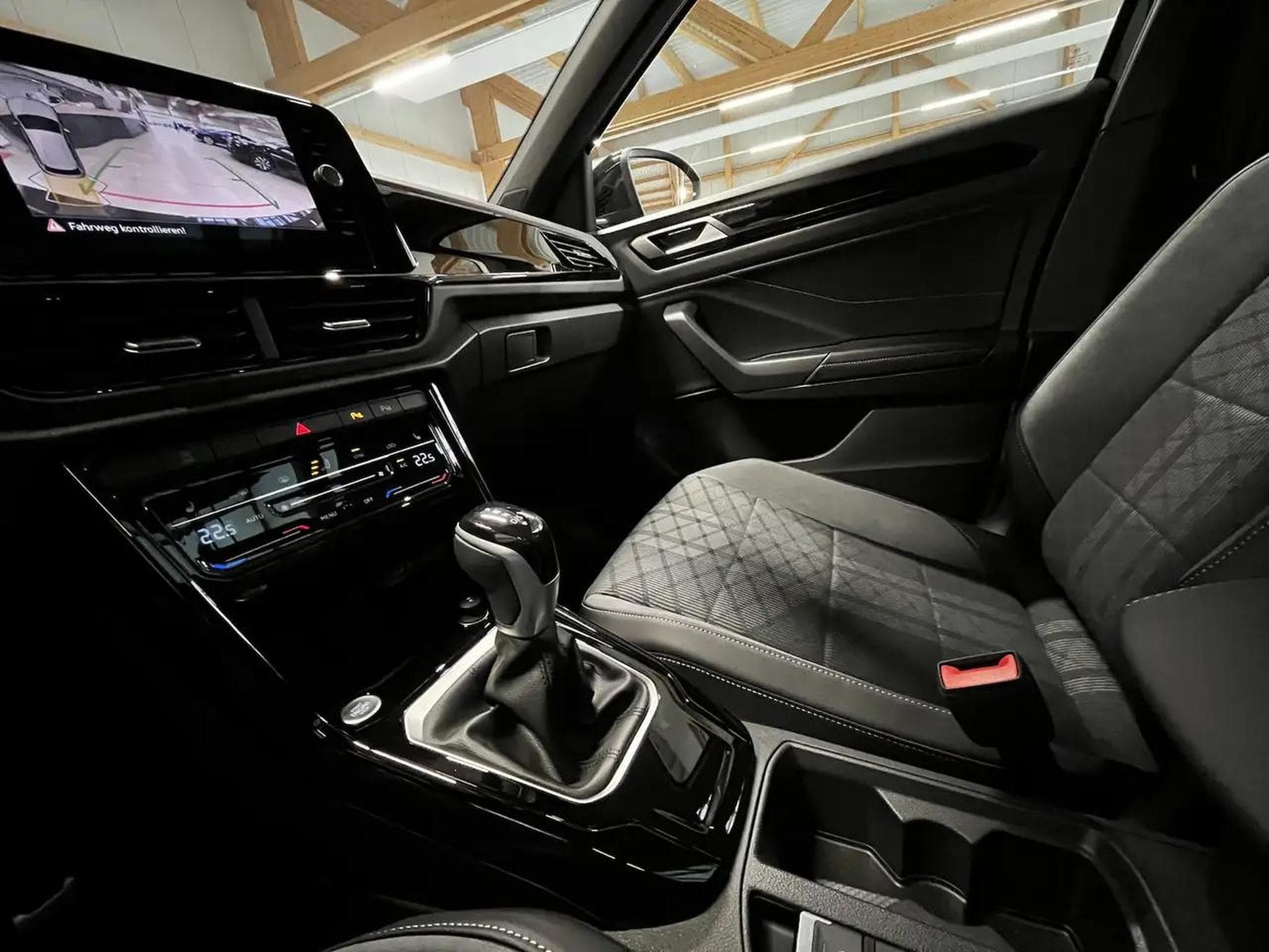 VW T-Roc (2025) - Photo 17