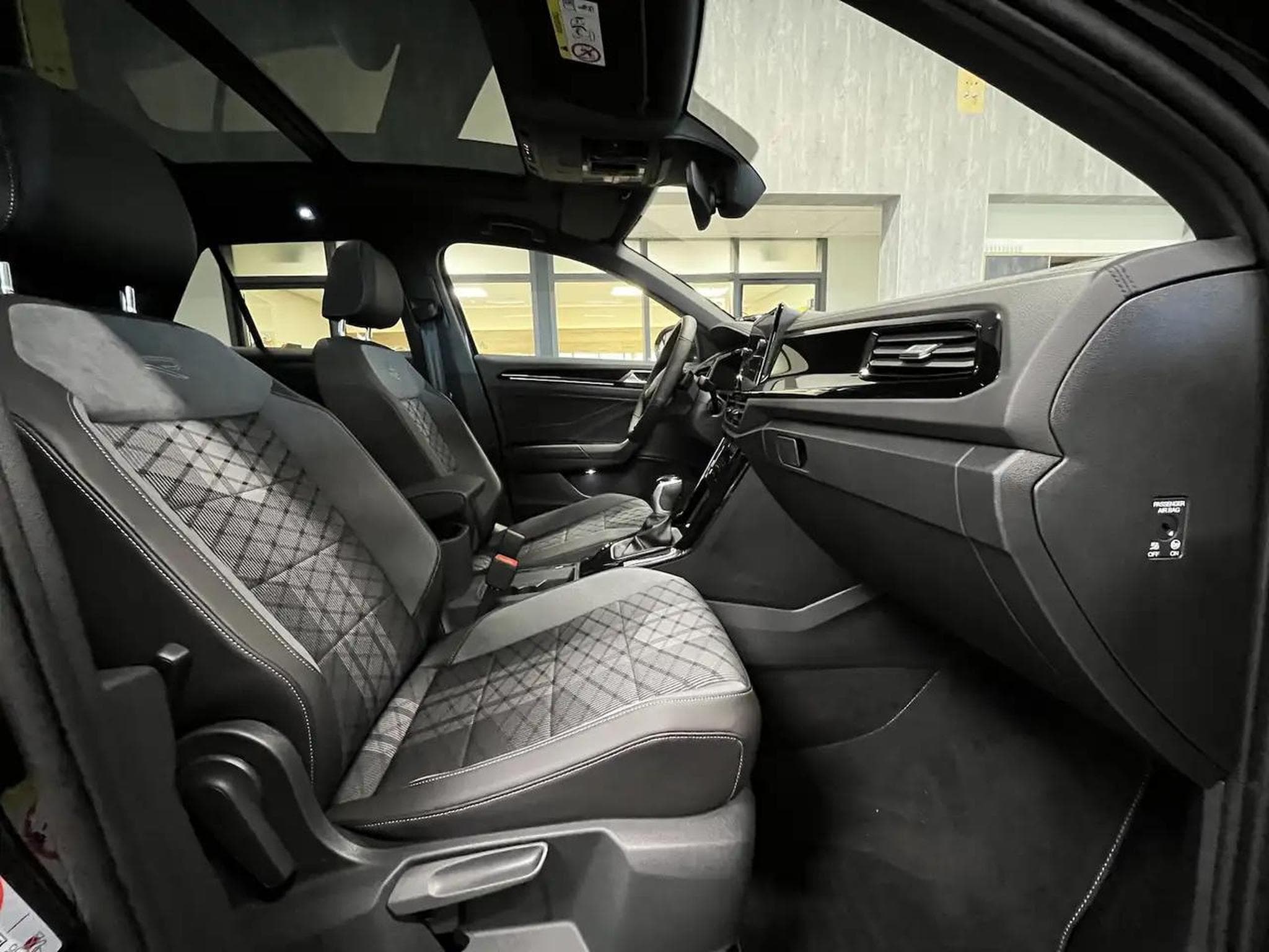 VW T-Roc (2025) - Photo 6