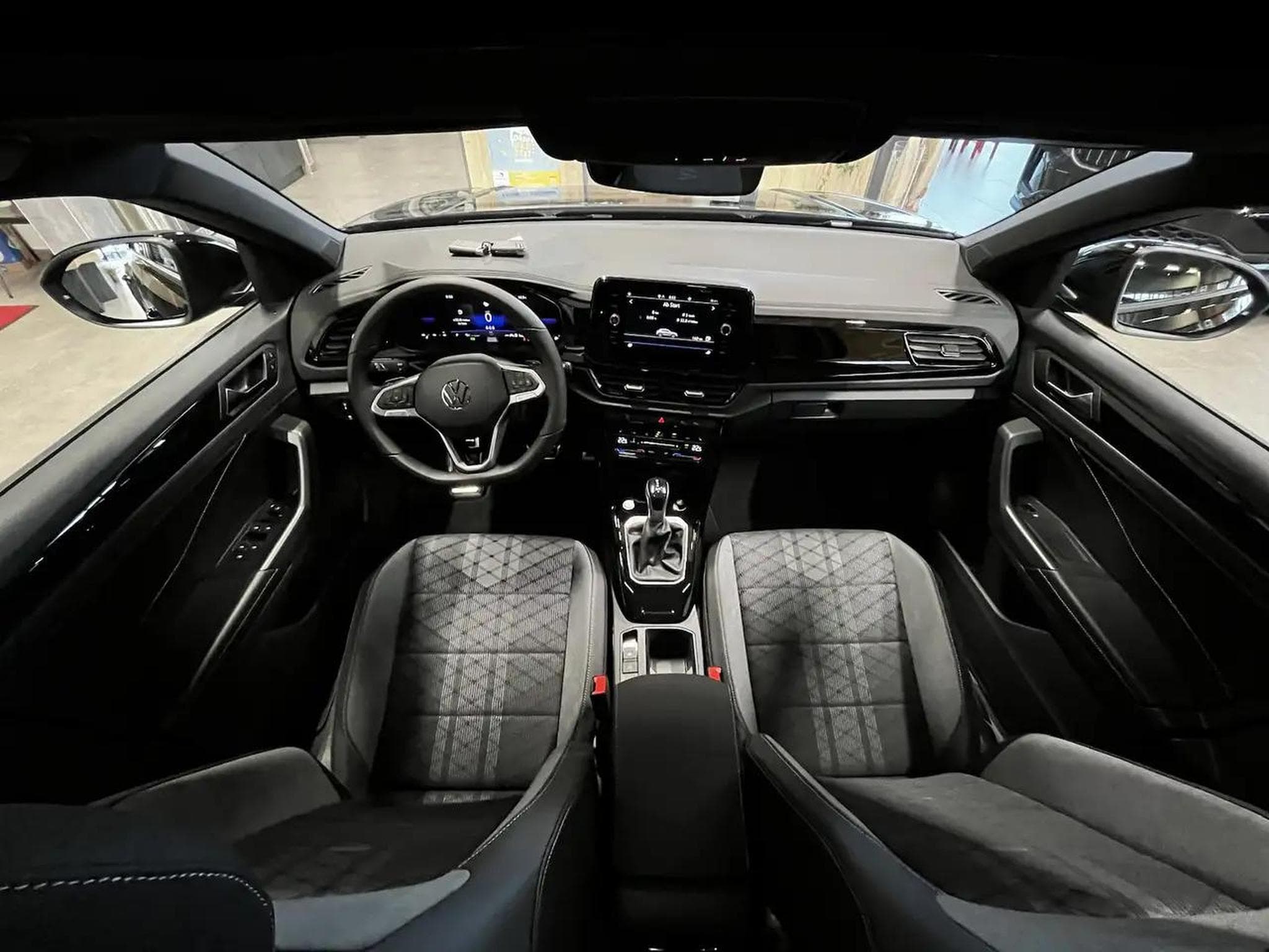 VW T-Roc (2025) - Photo 8