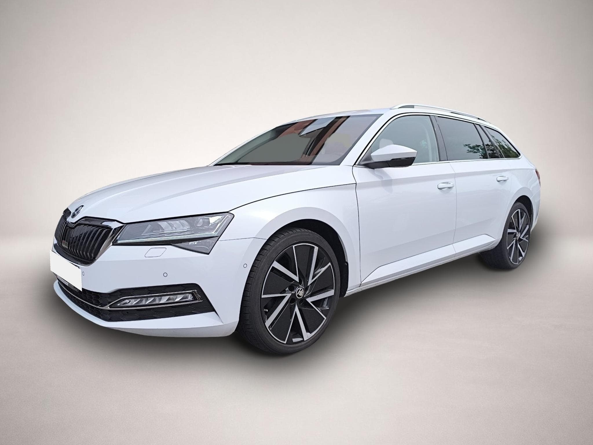 Skoda Superb (2023) - Photo 1