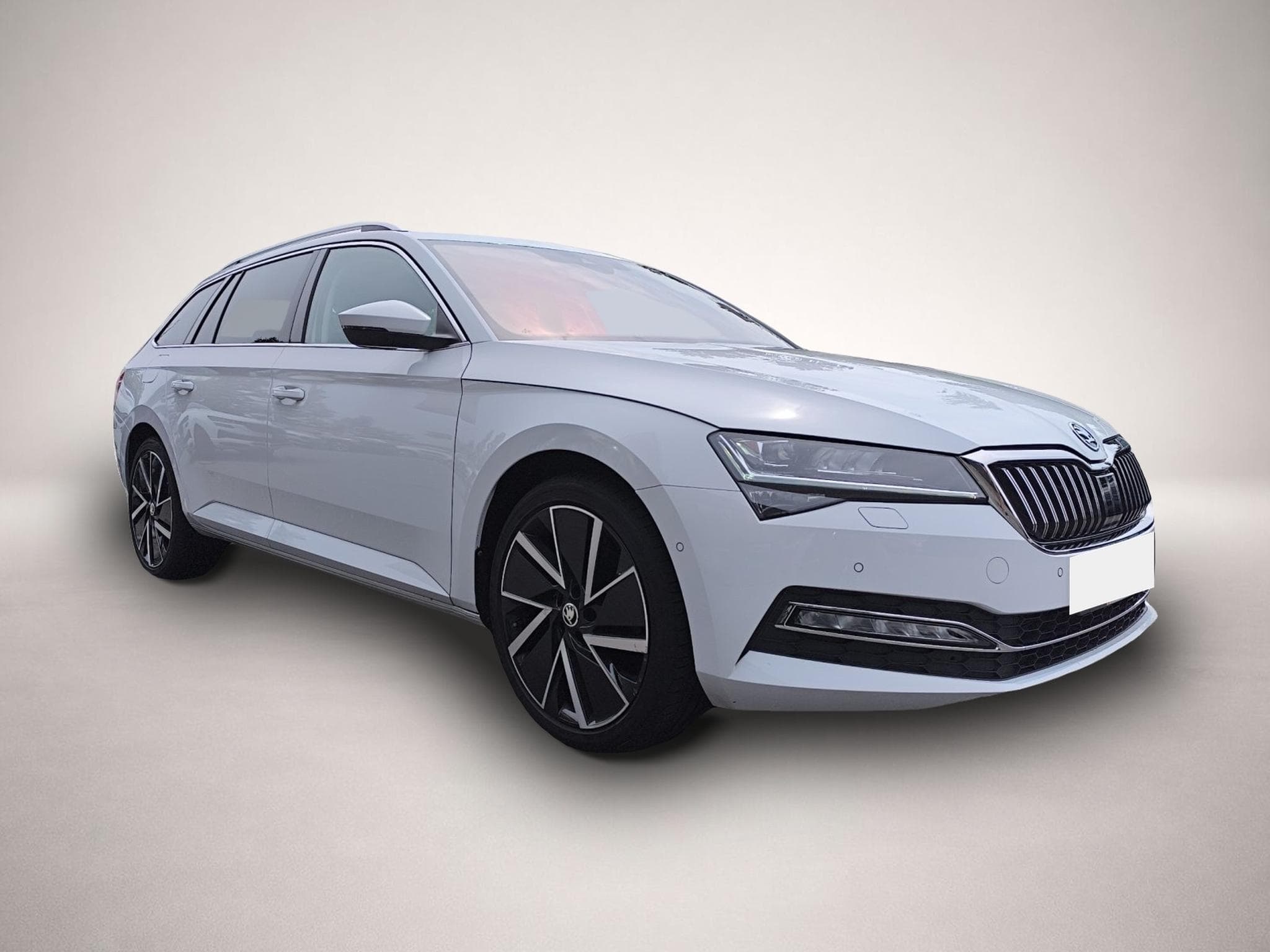 Skoda Superb (2023) - Photo 3