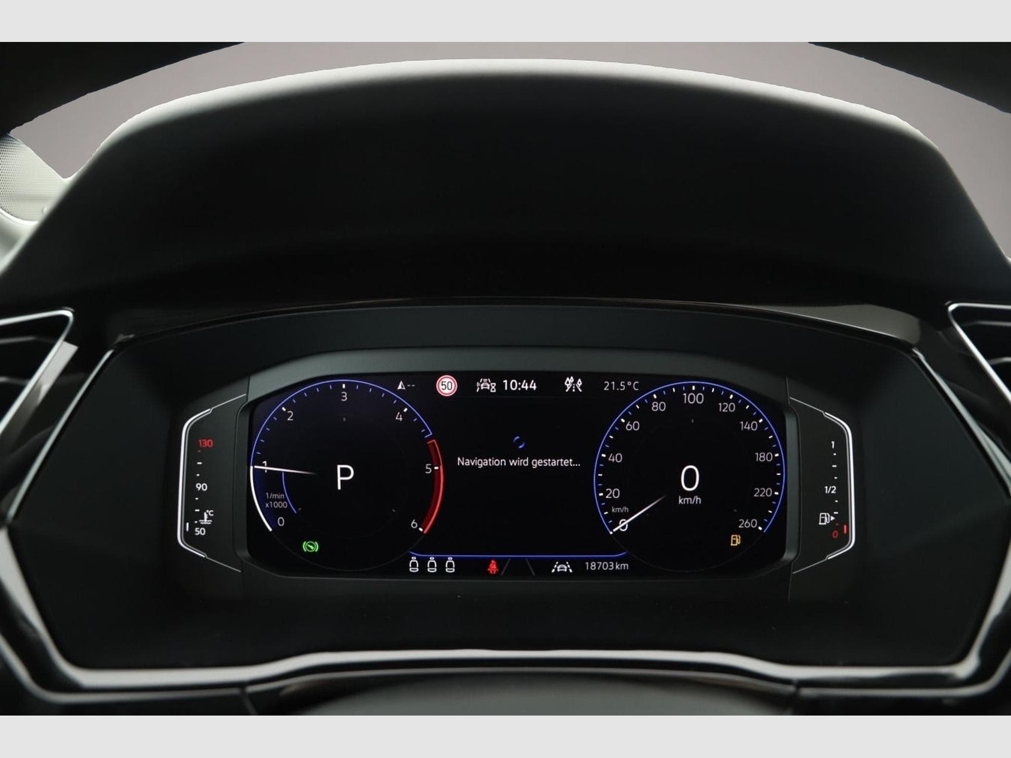 VW Touran (2025) - Photo 7