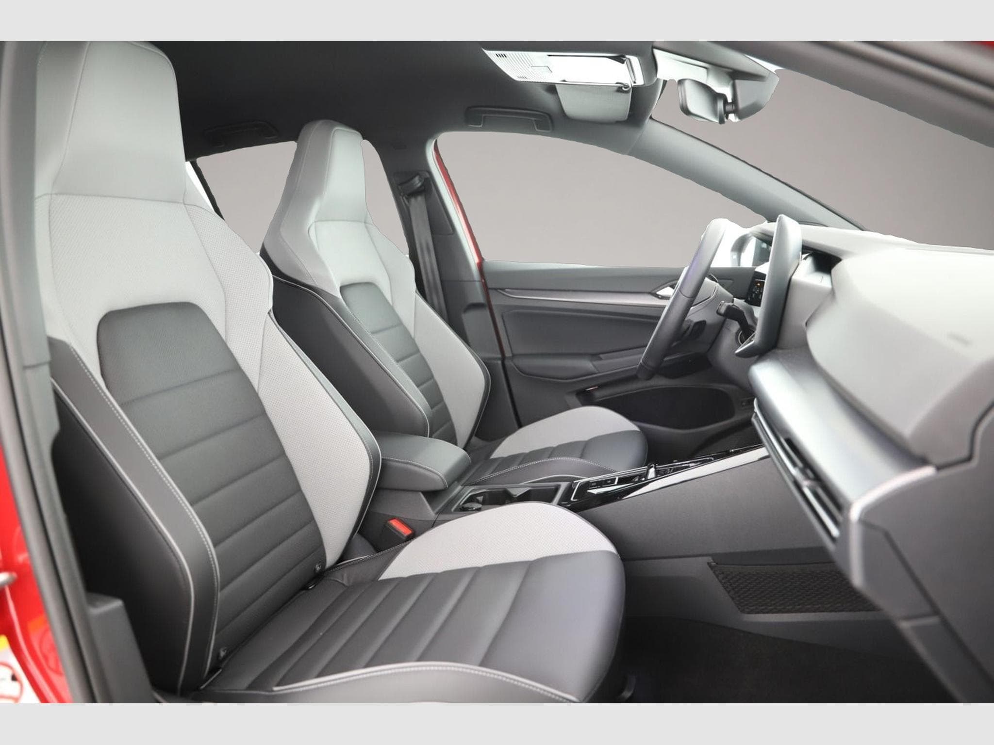 VW Golf (2025) - Photo 6