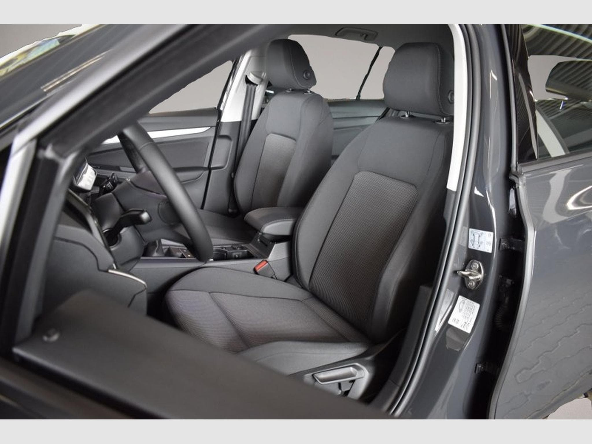 VW Golf (2026) - Photo 6