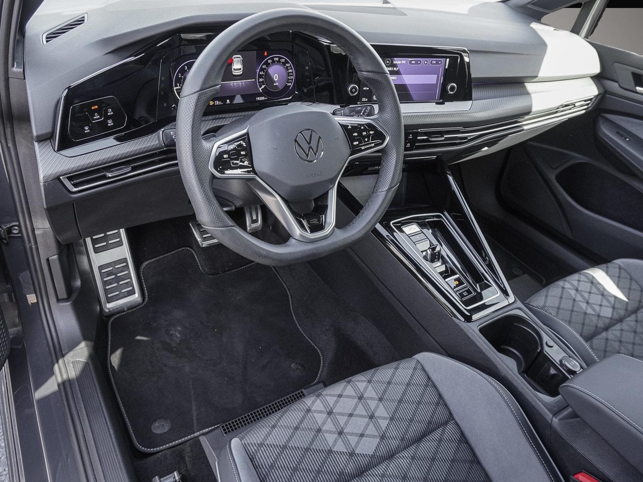 VW Golf (2024) - Photo 7