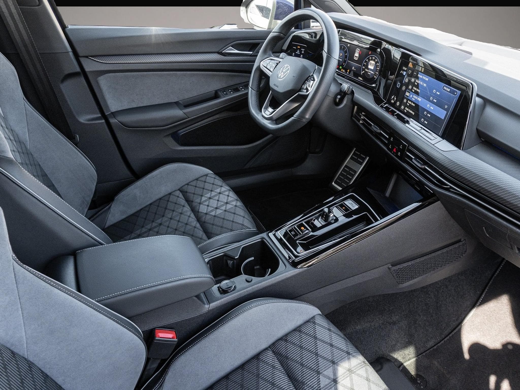 VW Golf (2024) - Photo 6