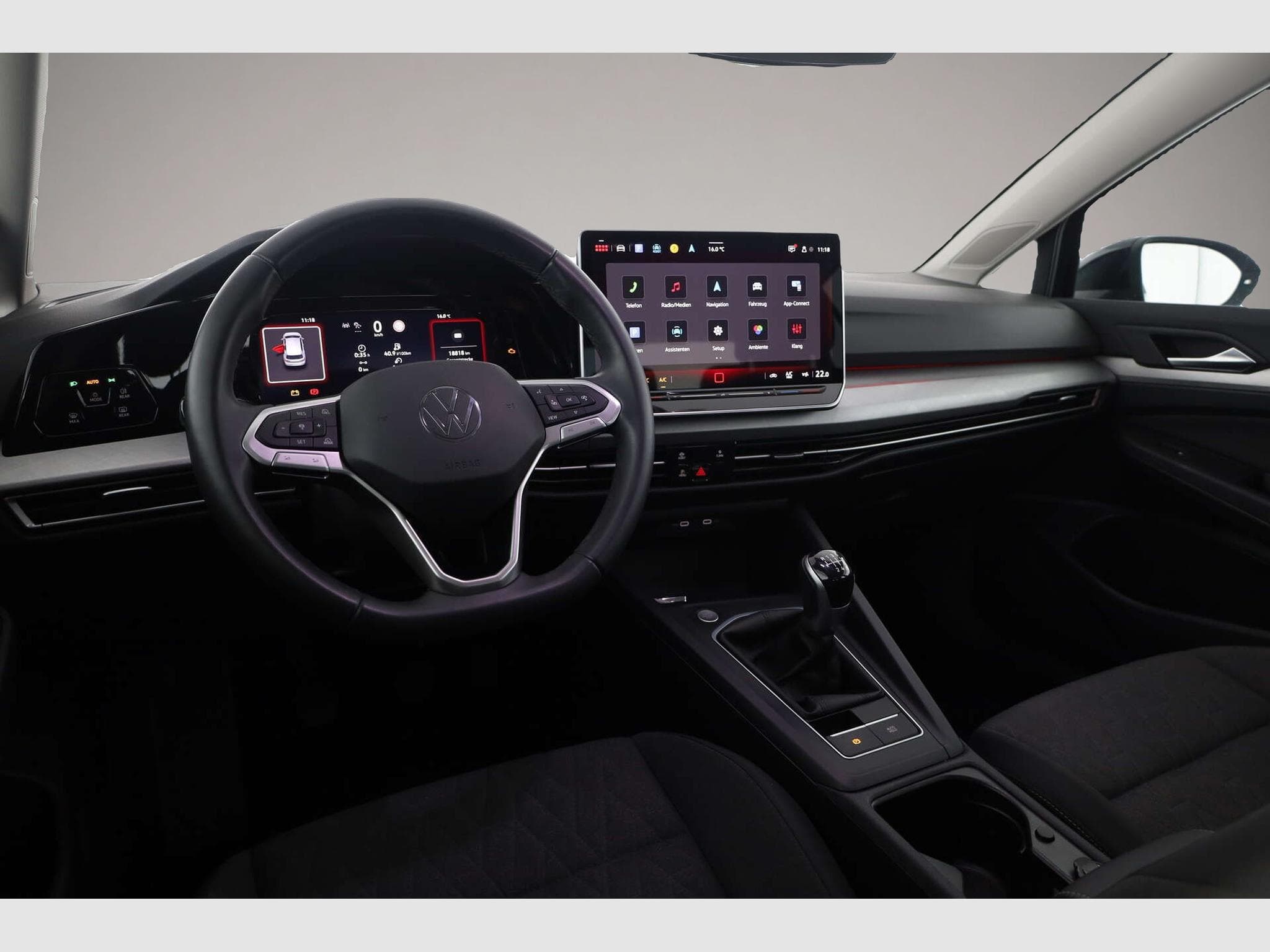 VW Golf (2025) - Photo 6