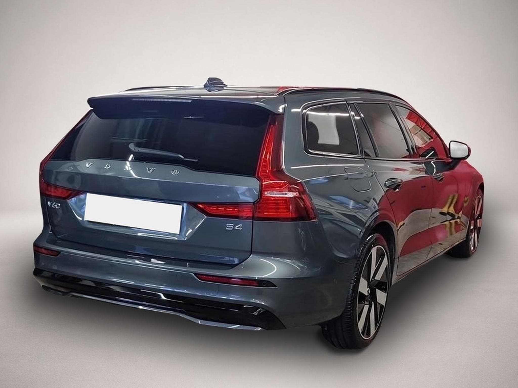 Volvo V60 (2025) - Photo 2