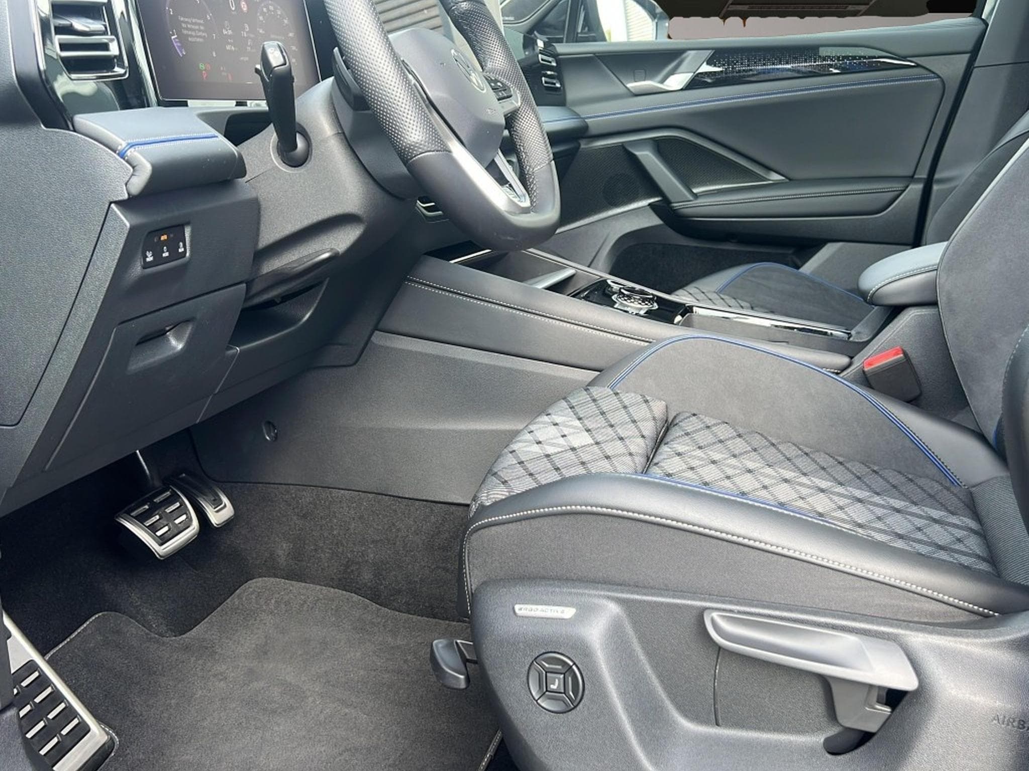 VW Tiguan (2025) - Photo 7