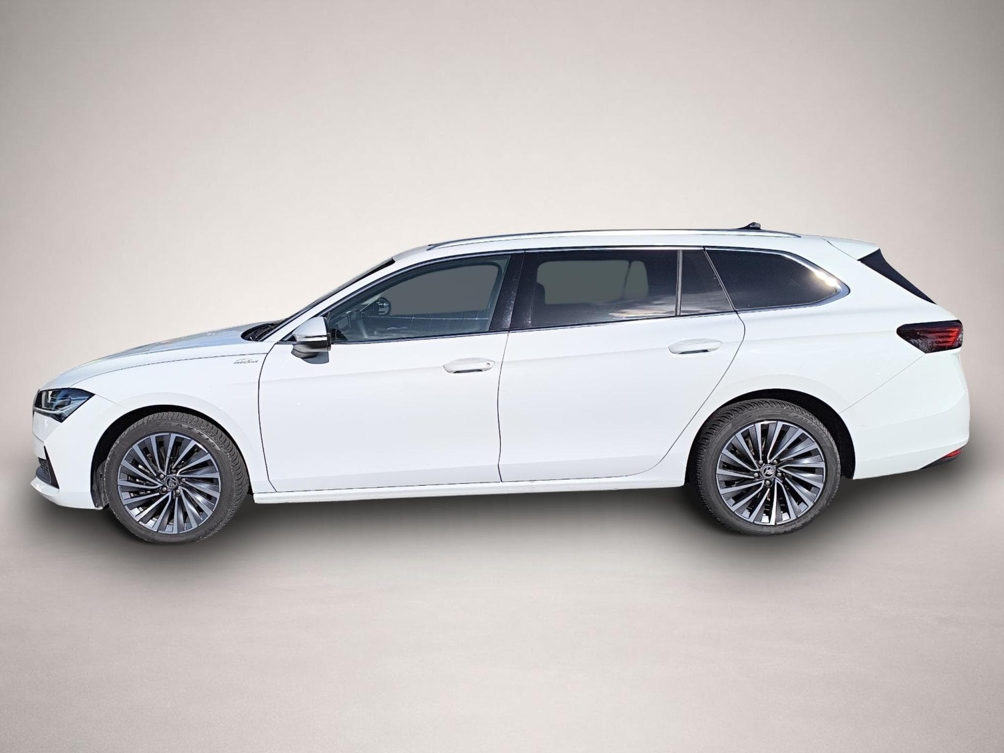 Skoda Superb (2024) - Photo 4