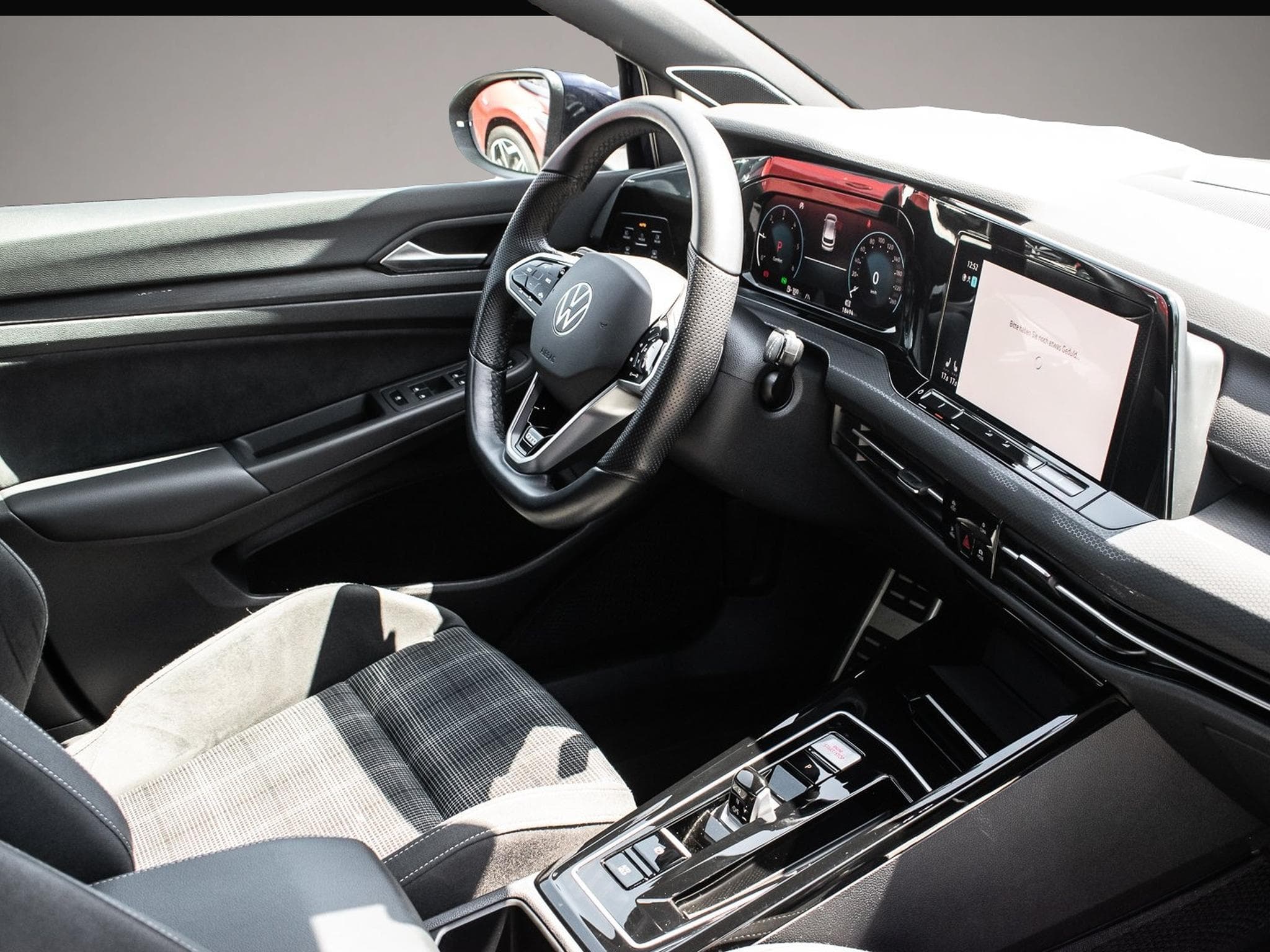 VW Golf (2024) - Photo 6