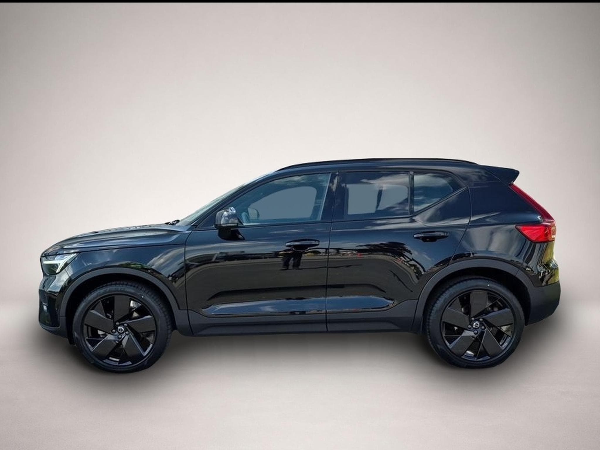Volvo XC40 (2024) - Photo 4