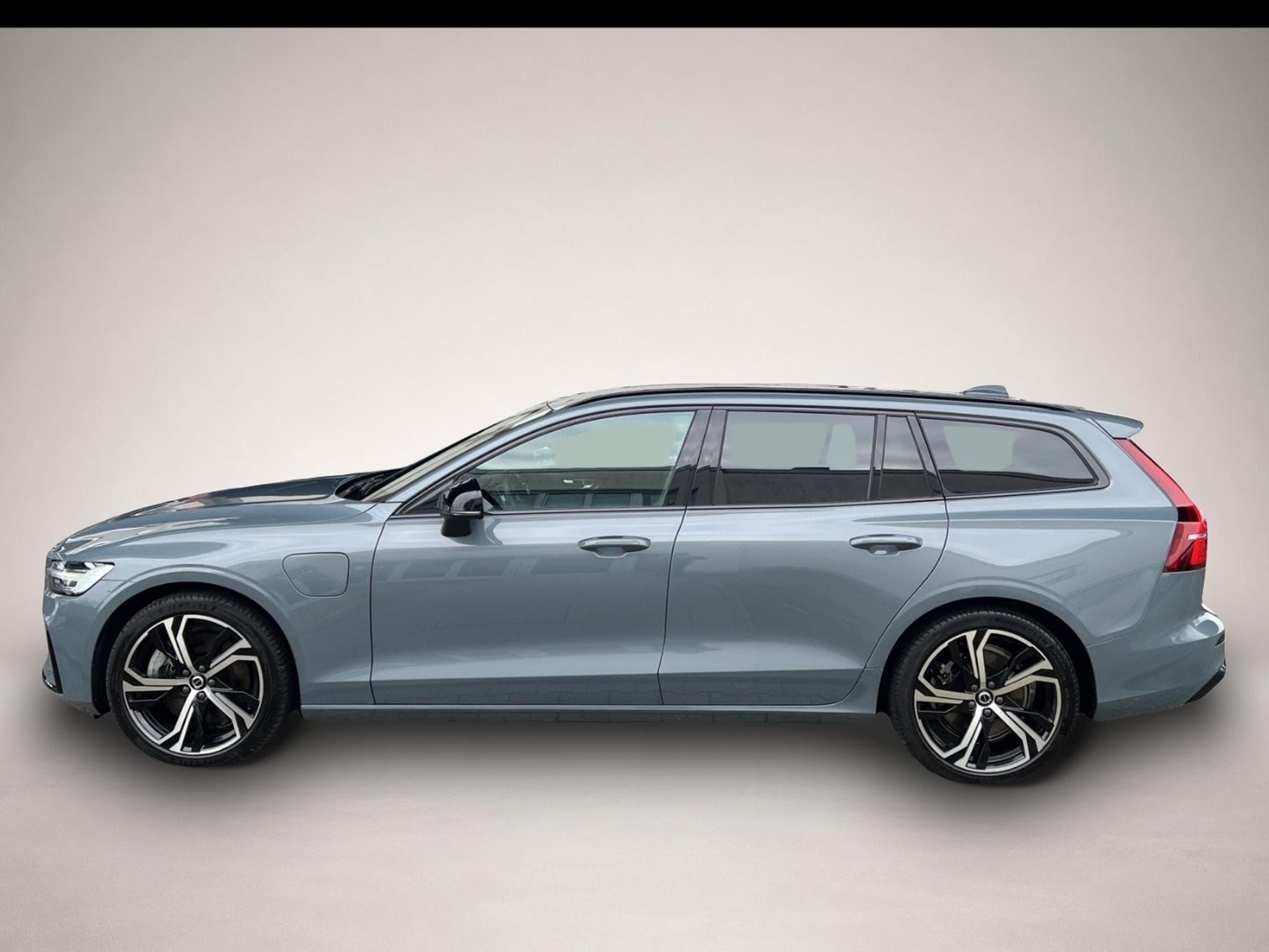 Volvo V60 (2023) - Photo 2