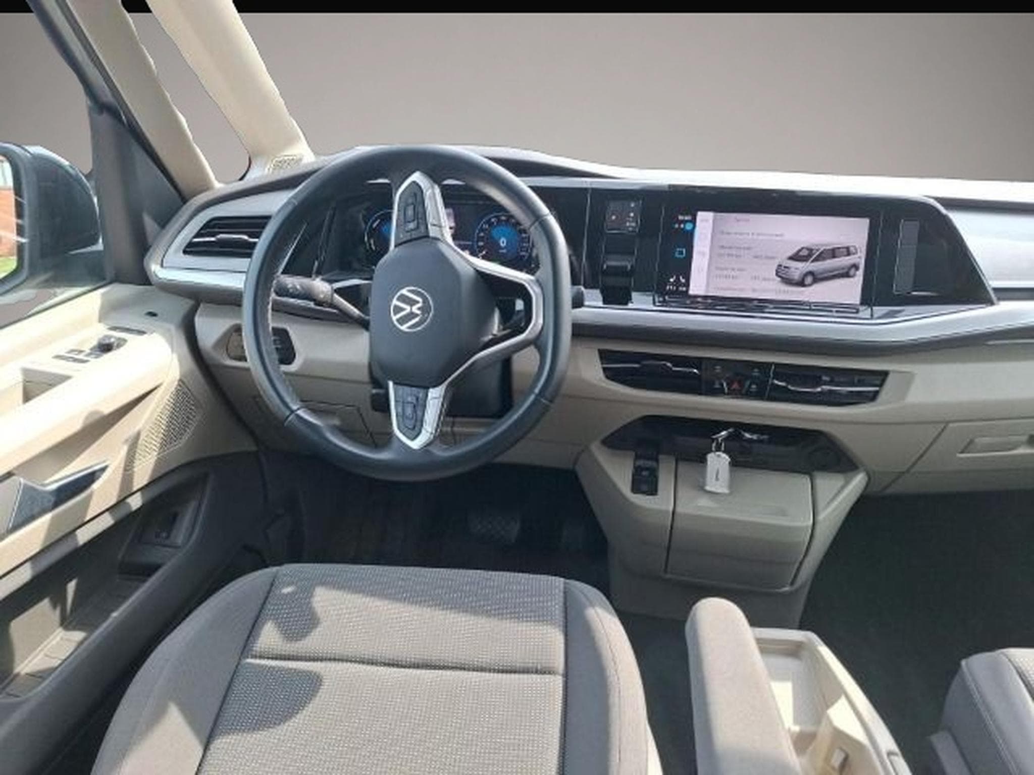 VW Multivan (2023) - Photo 7