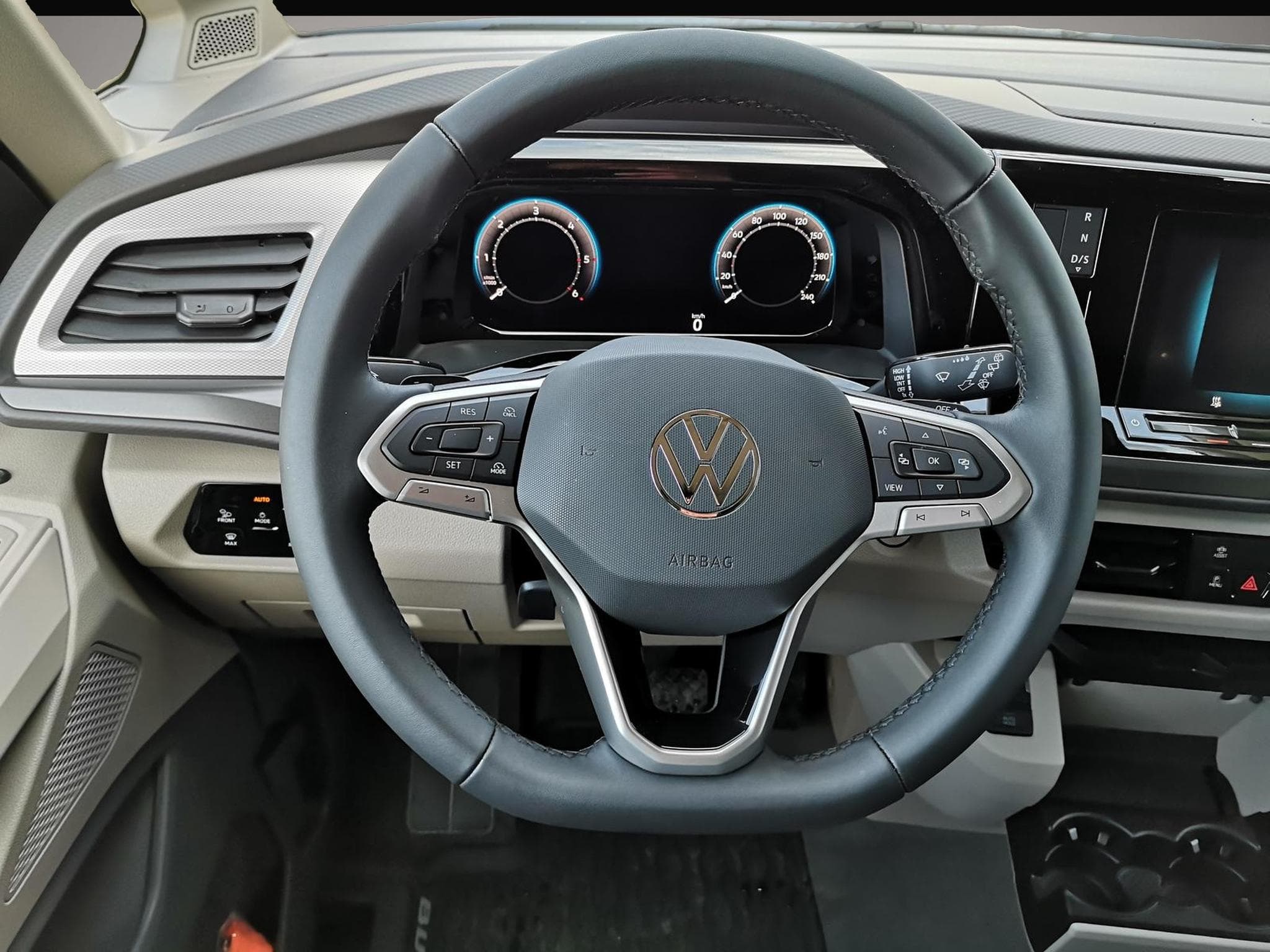 VW Multivan (2025) - Photo 2