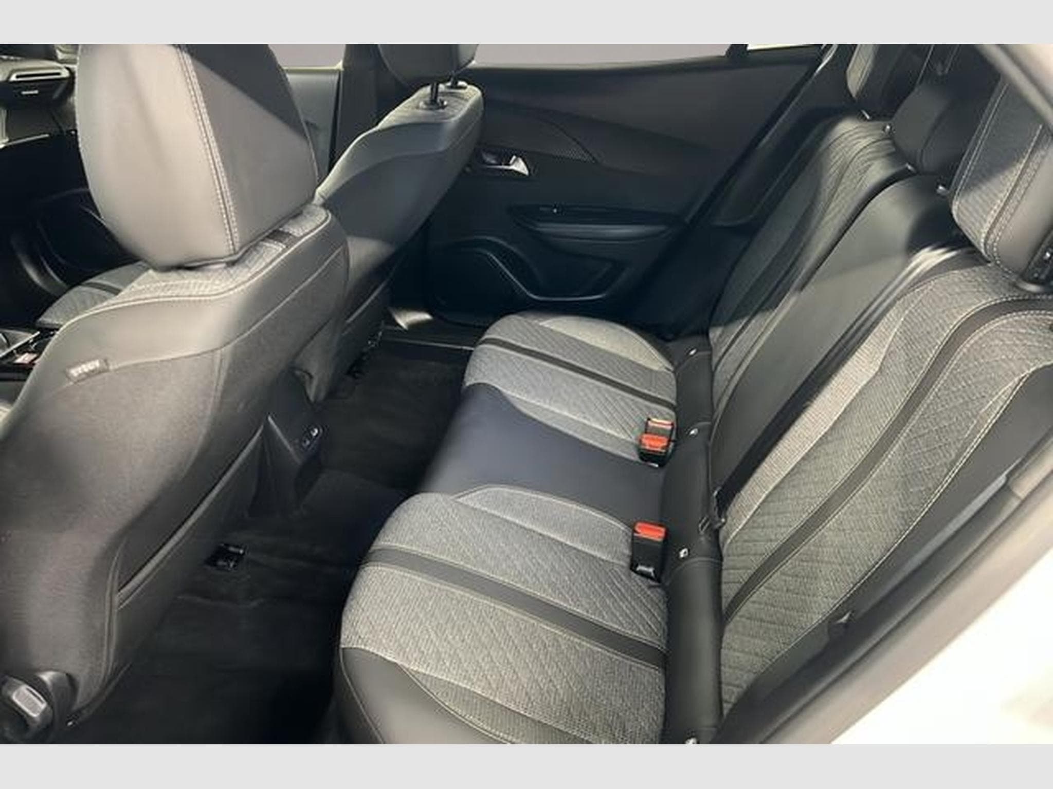 Peugeot 2008 (2025) - Photo 5