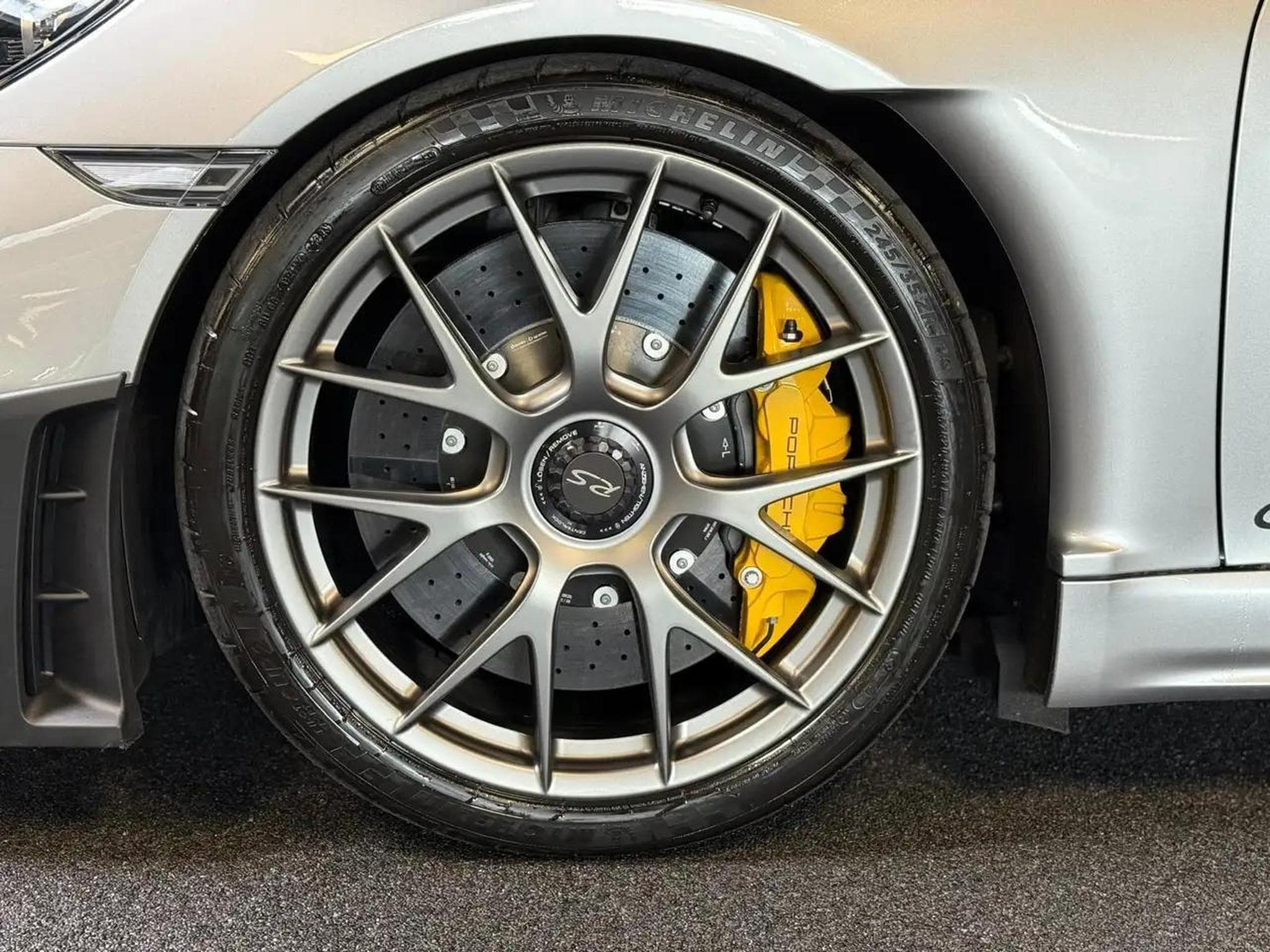 Porsche Cayman (2023) - Photo 9