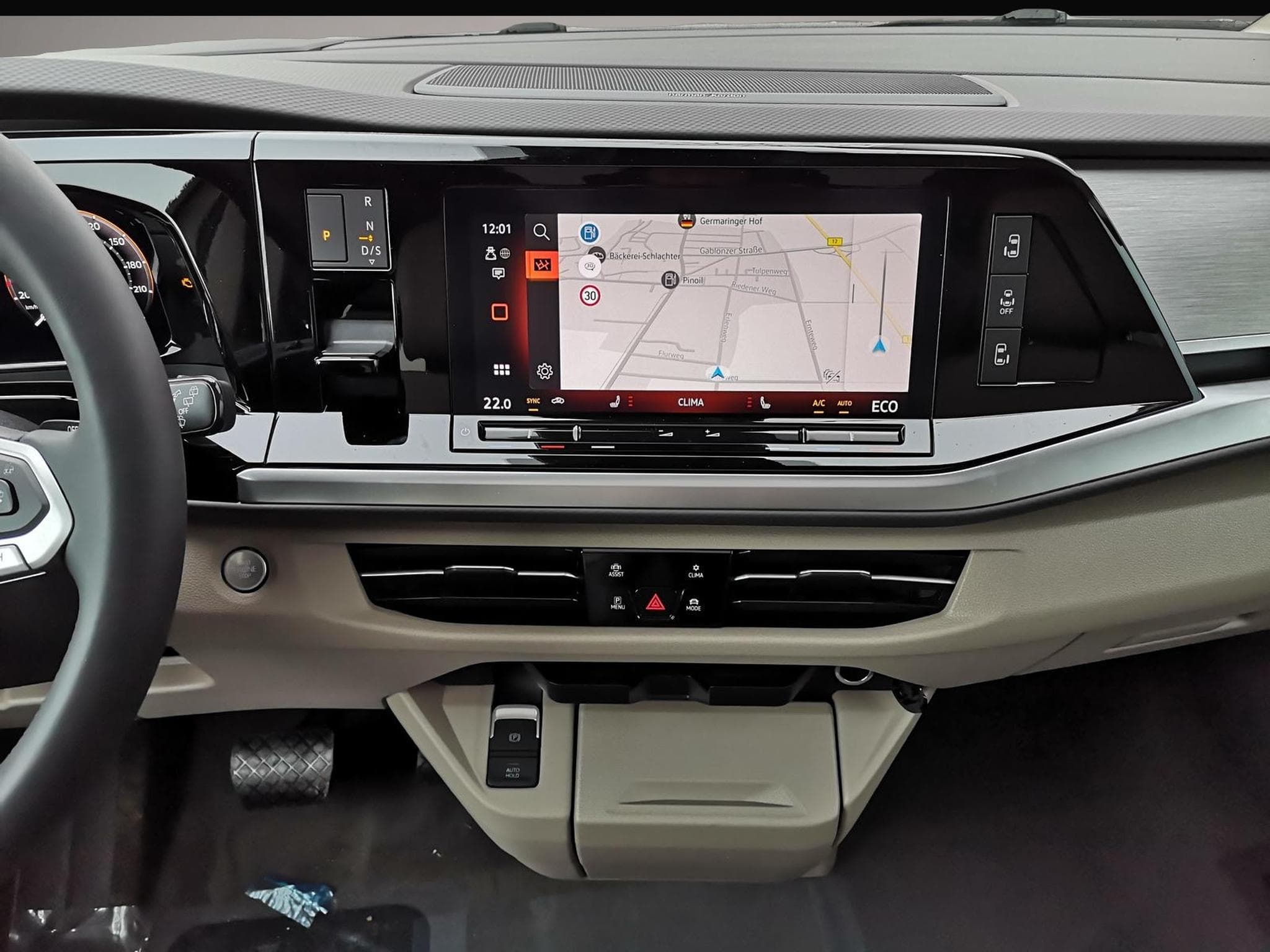 VW Multivan (2025) - Photo 6