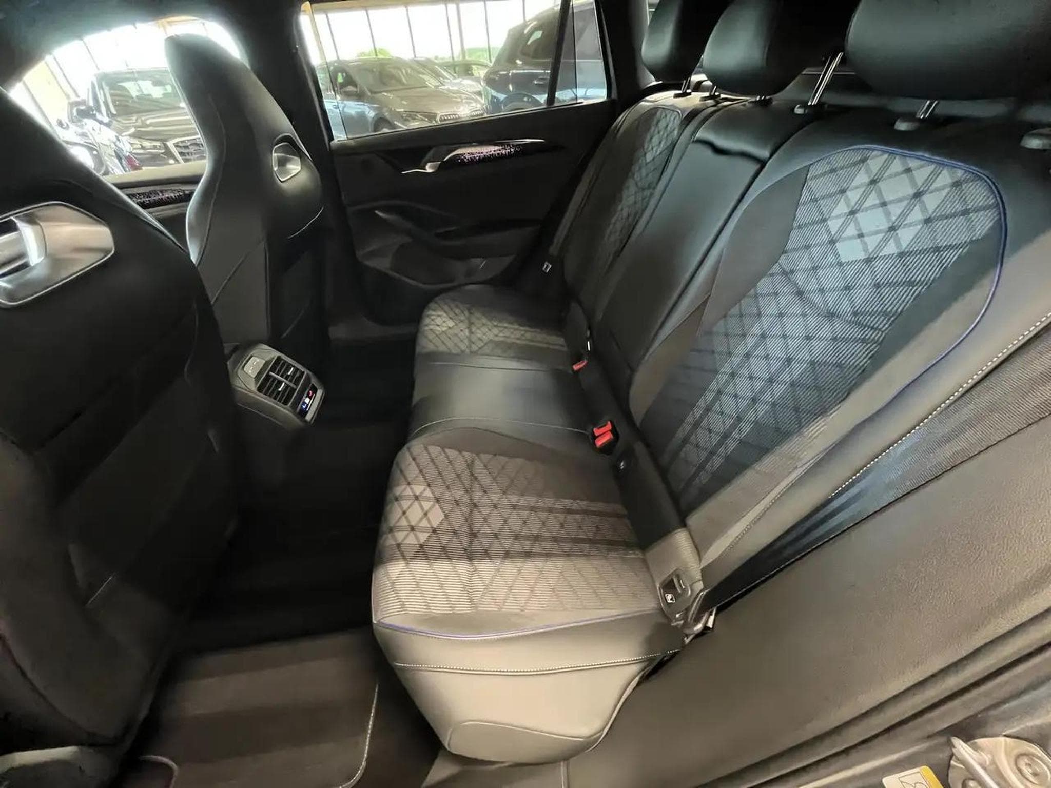 VW Passat (2025) - Photo 10
