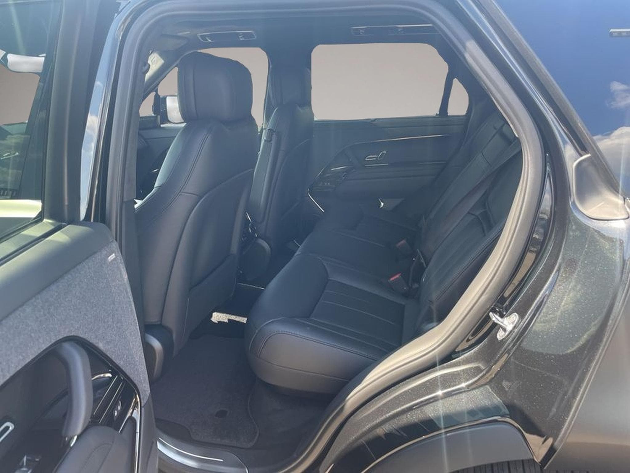 Land-Rover Discovery Sport (2026) - Photo 5