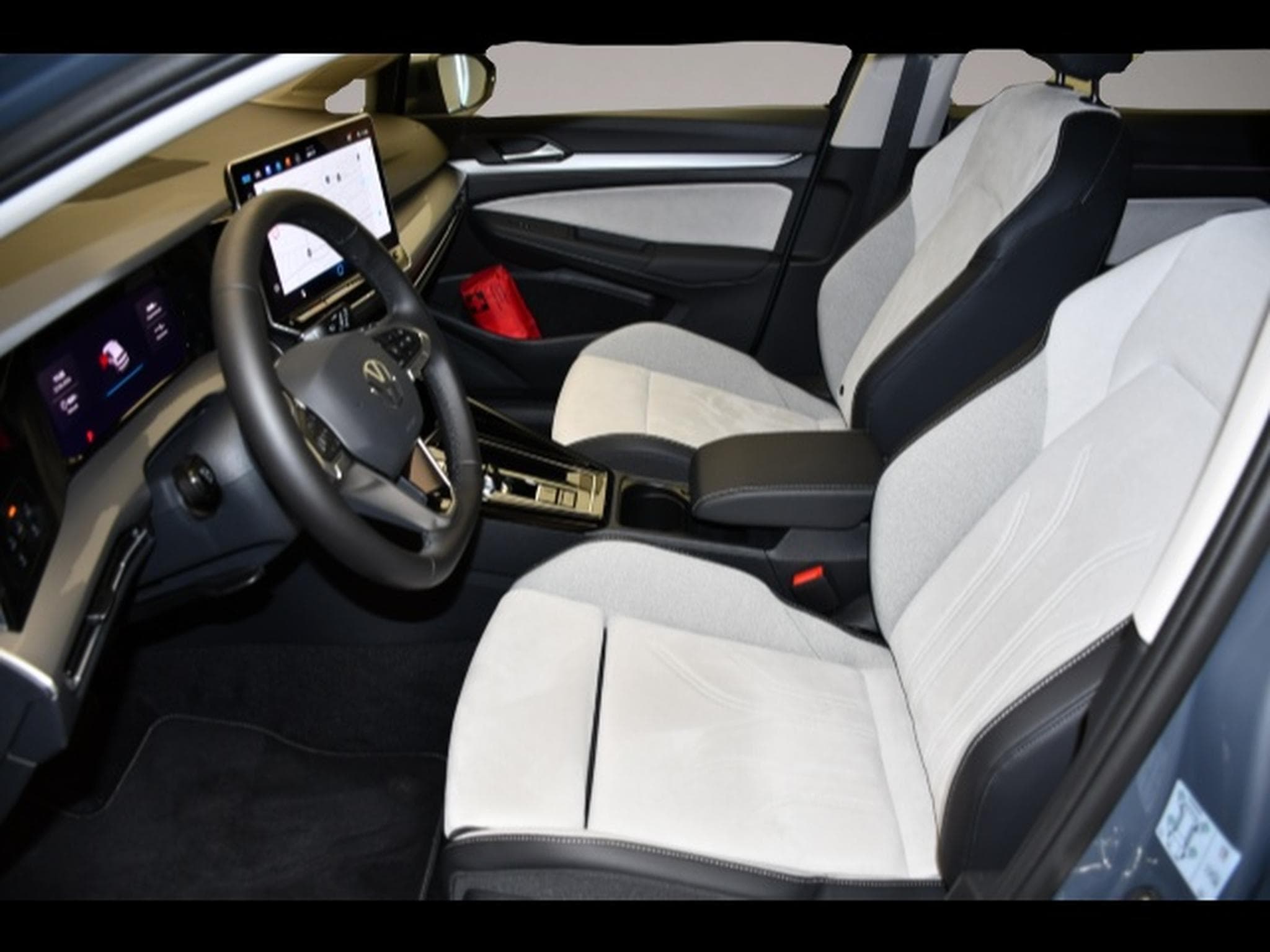 VW Golf (2025) - Photo 3