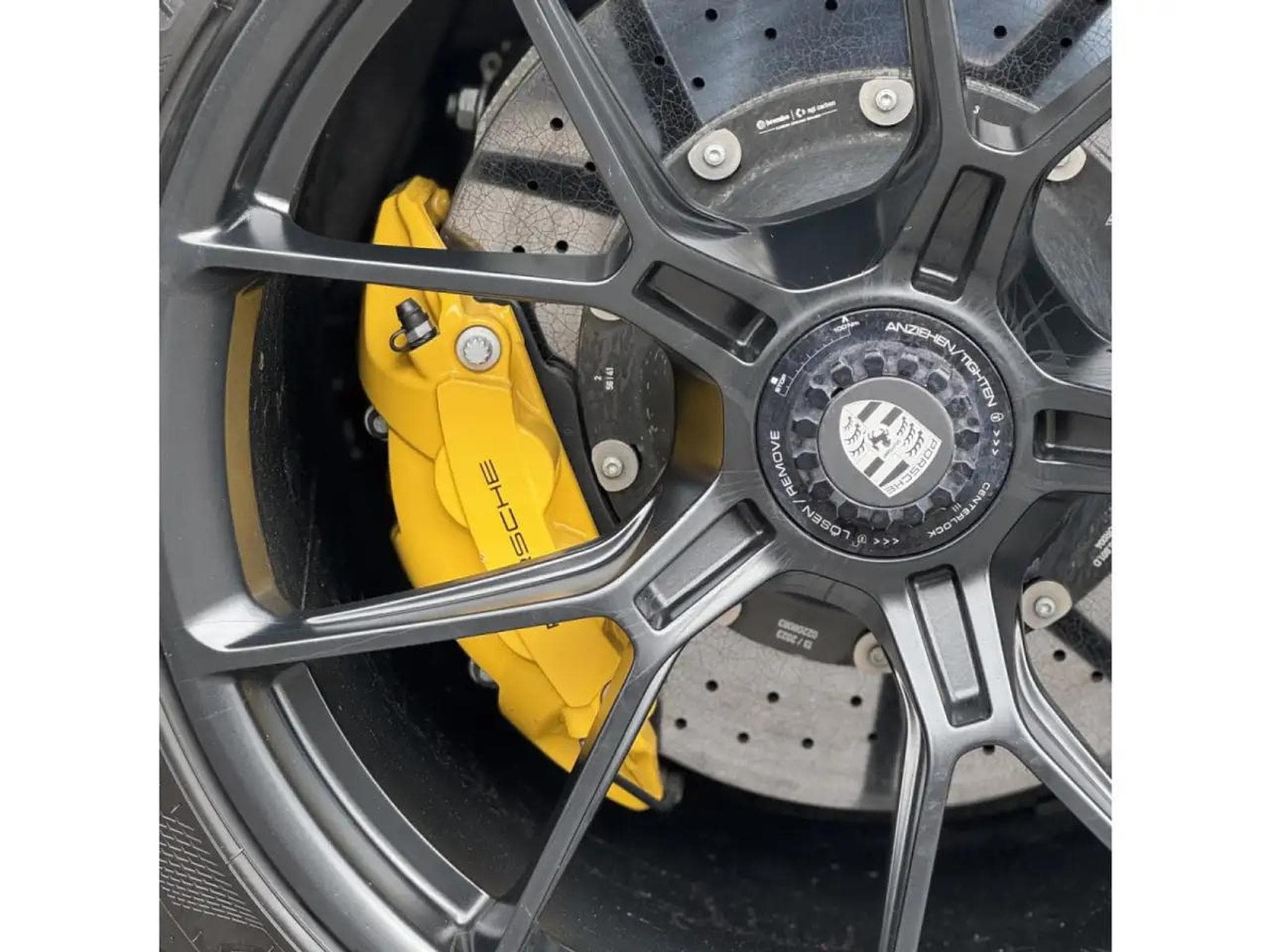 Porsche 911 (2023) - Photo 13