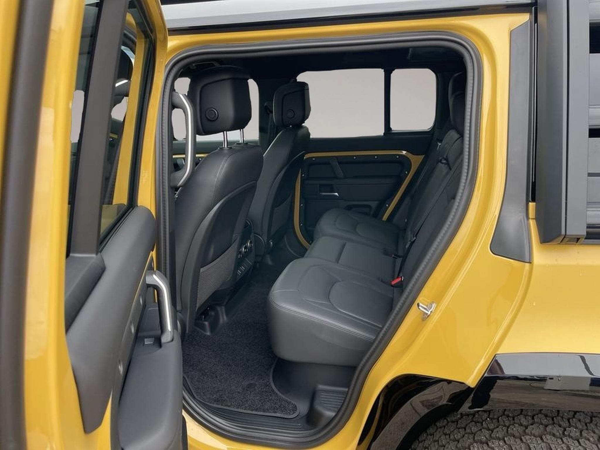 Land-Rover Defender (2026) - Photo 5