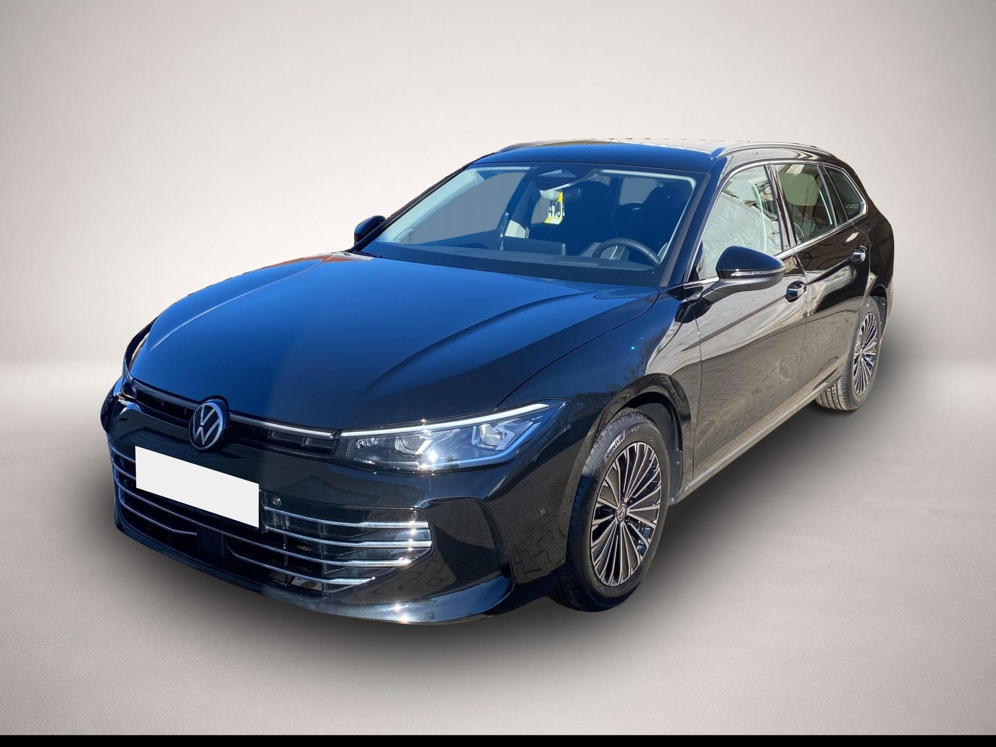 VW Passat (2025) - Photo 1