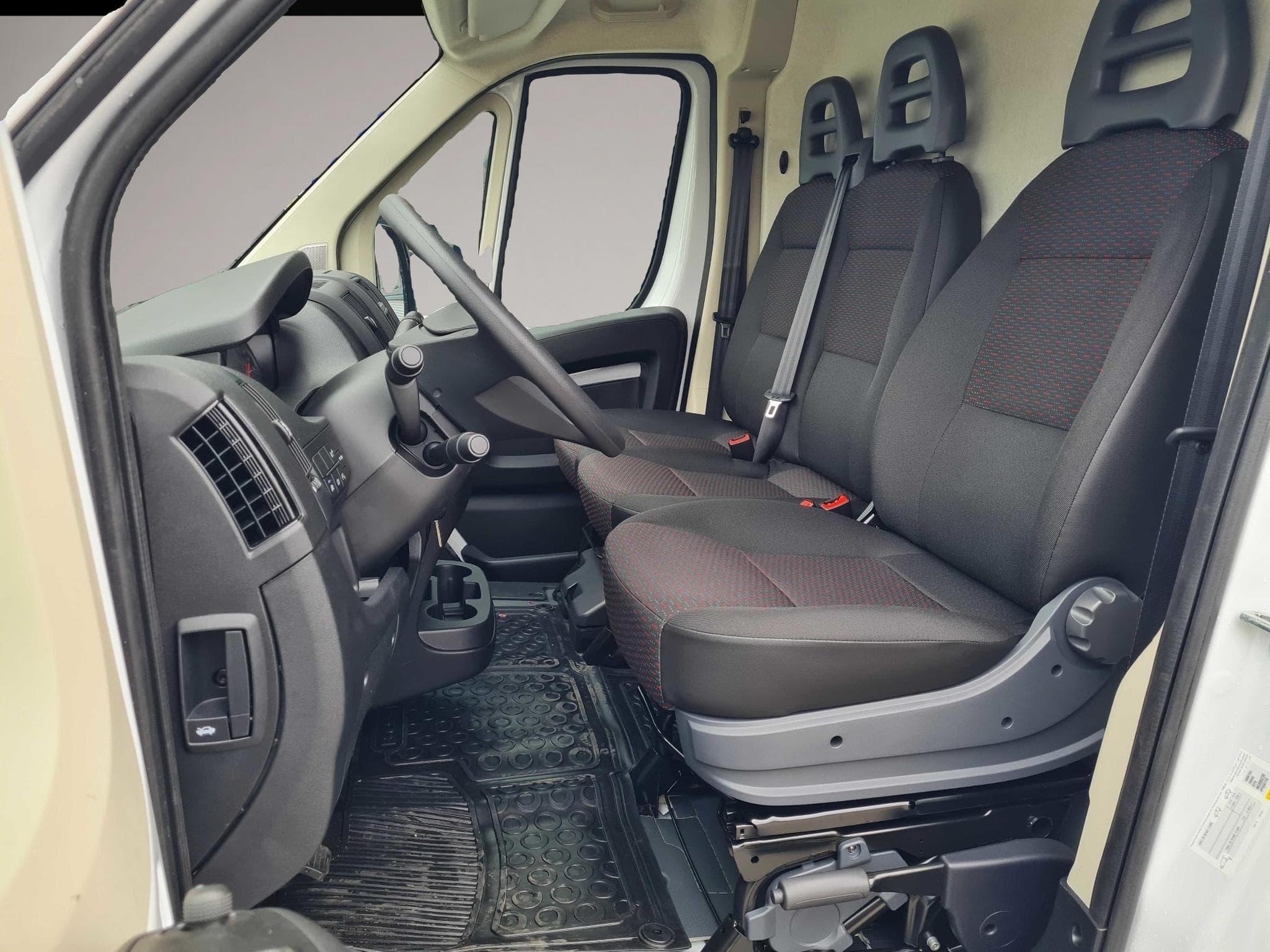 Peugeot Boxer (2022) - Photo 2