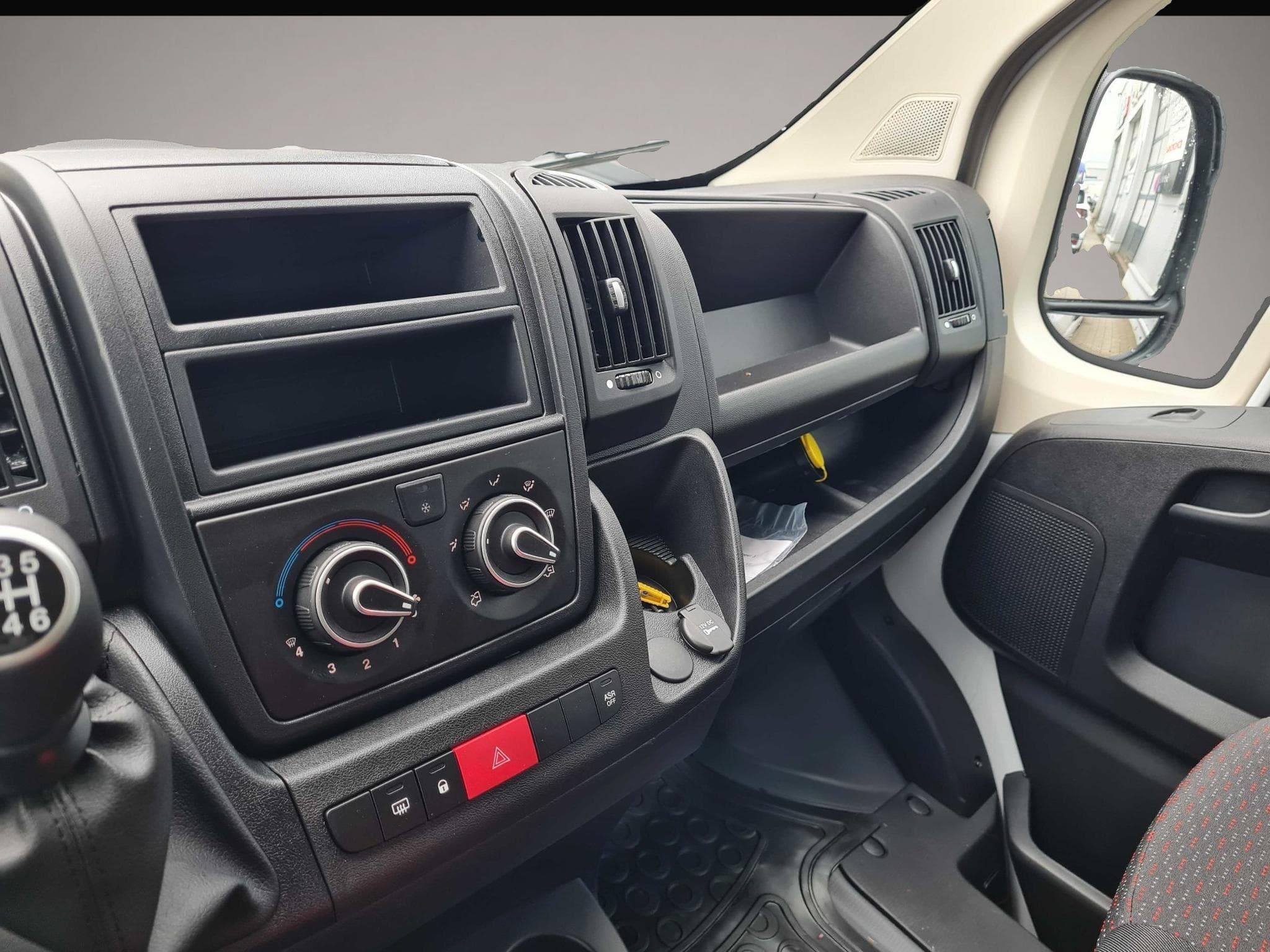 Peugeot Boxer (2022) - Photo 4