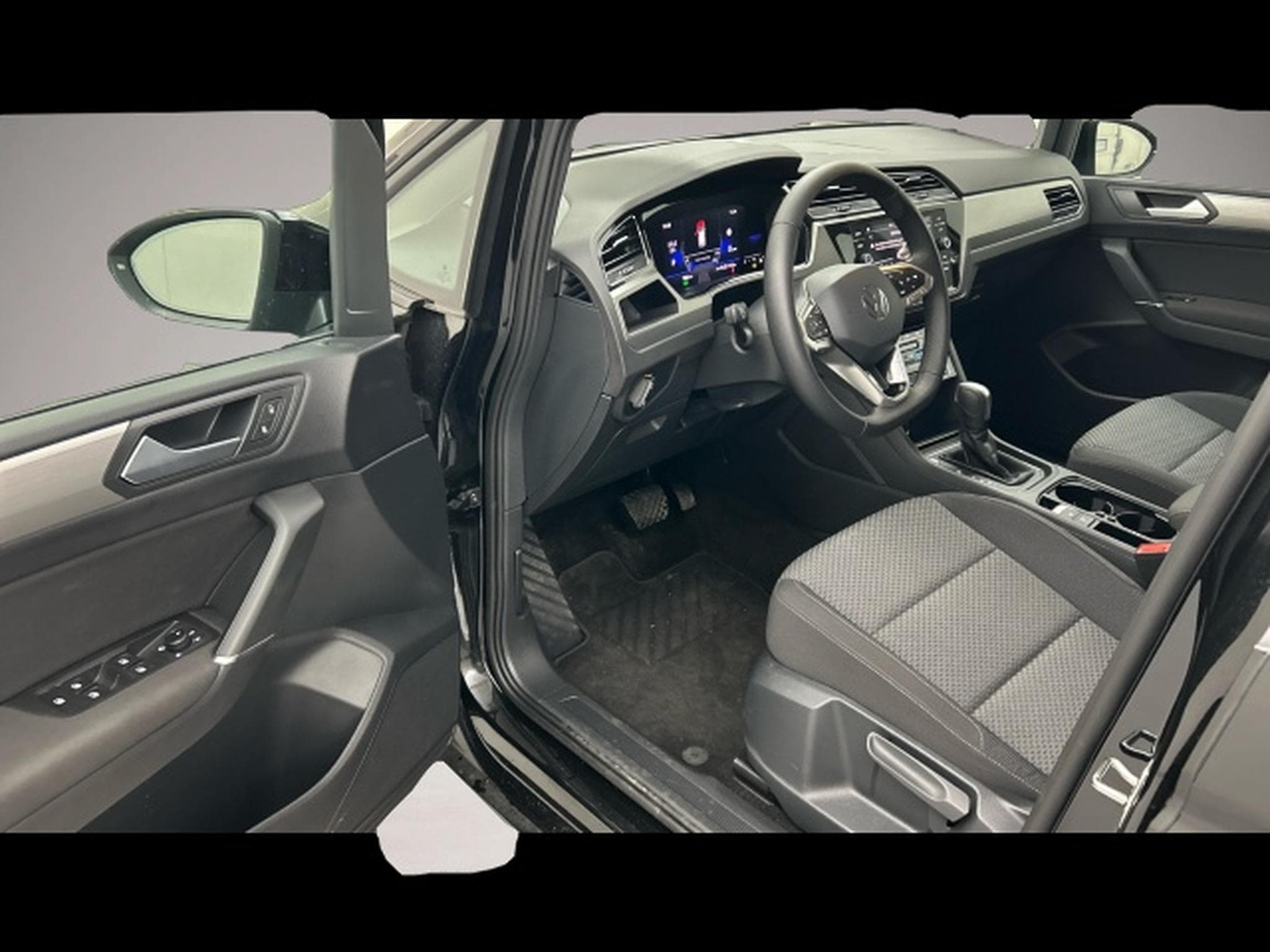 VW Touran (2025) - Photo 6